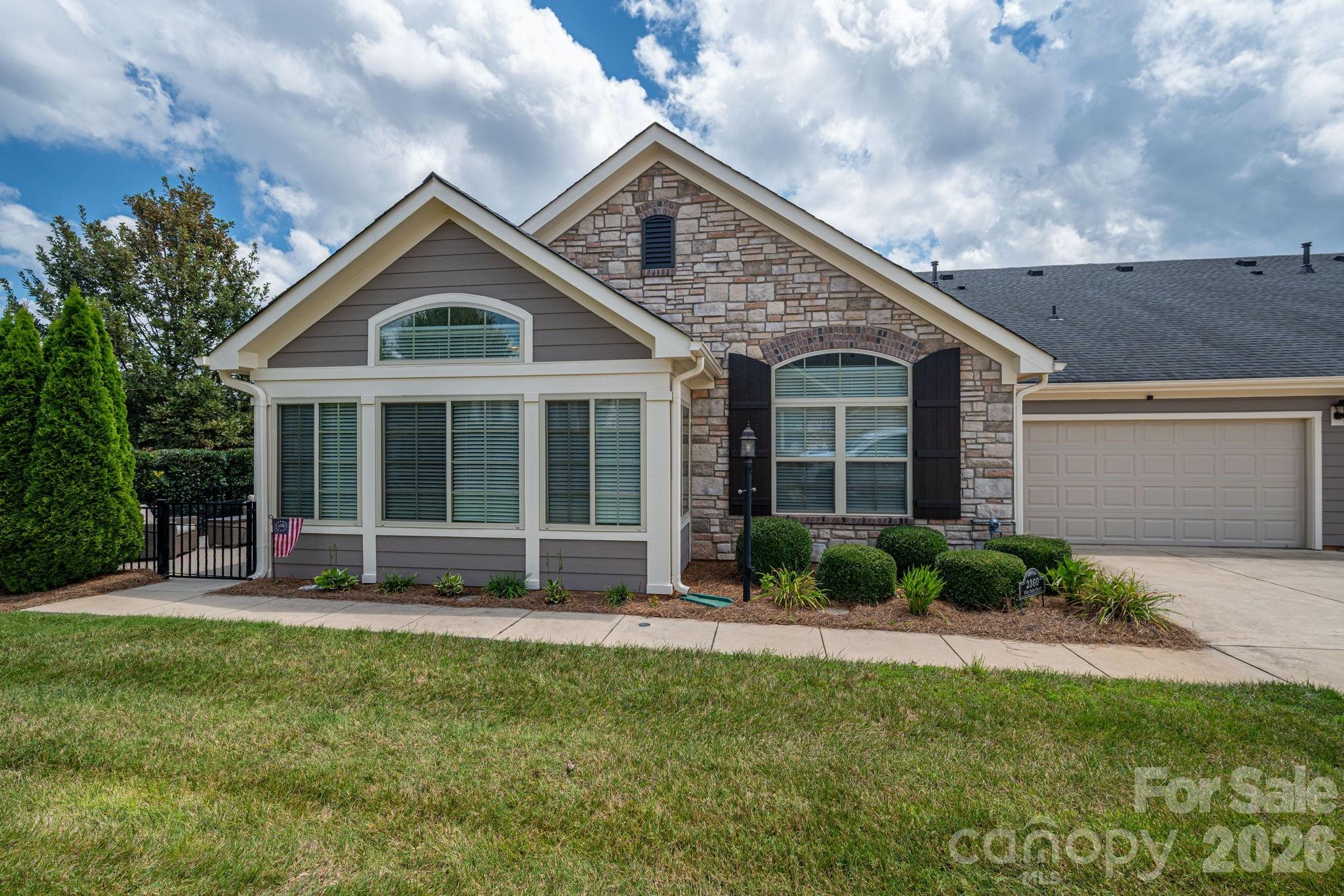 2360 Villa Oaks Court — photo