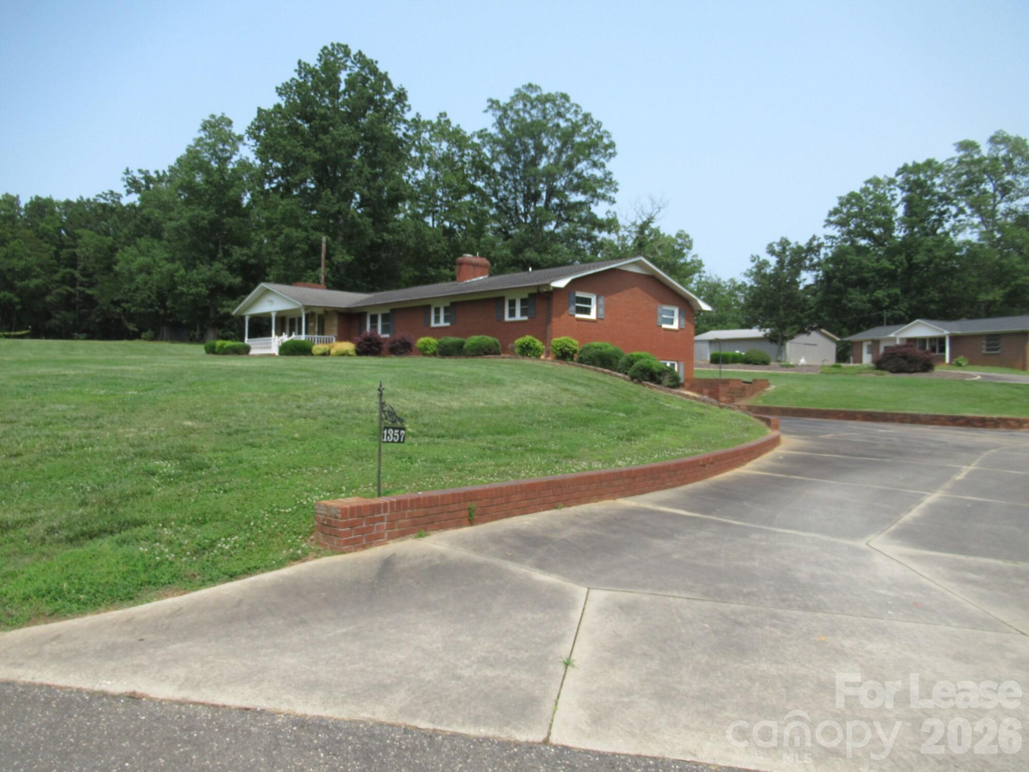 1357 Beal Road — photo