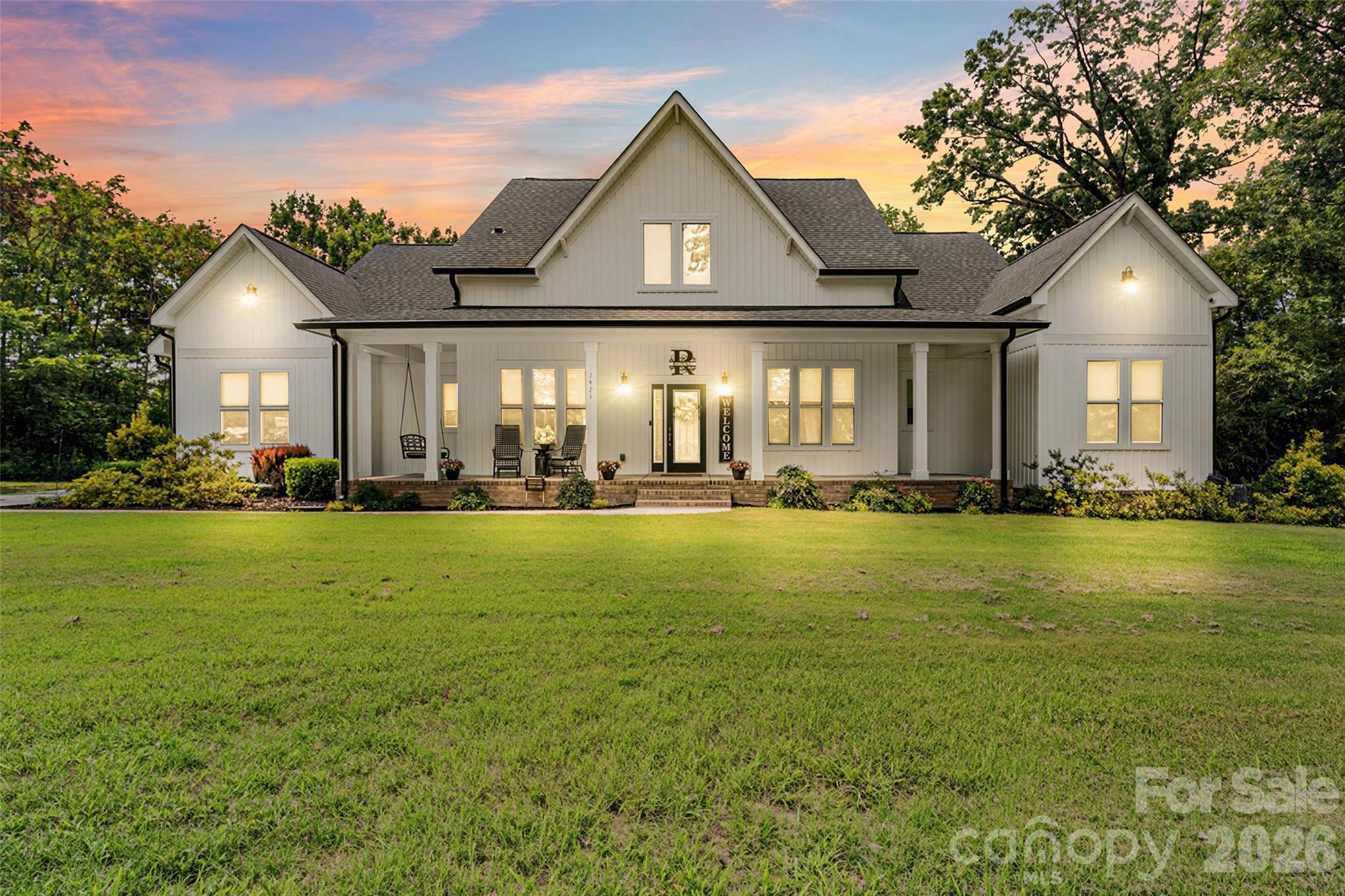 1421 Hamilton Crossroads Road — photo