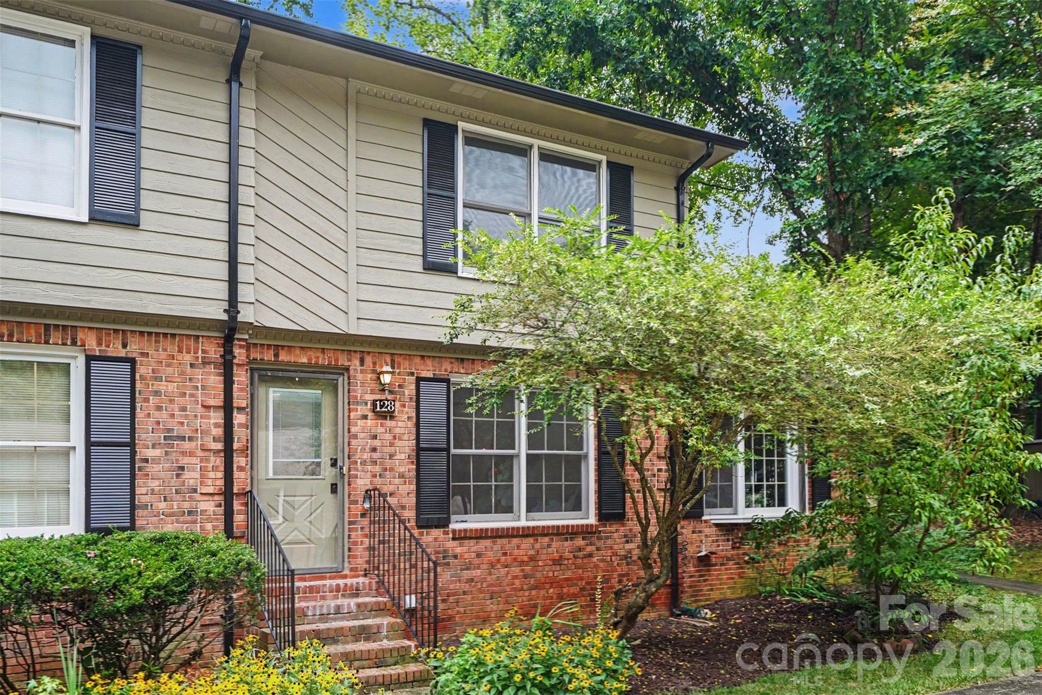 128 Ashbrooke Drive — photo