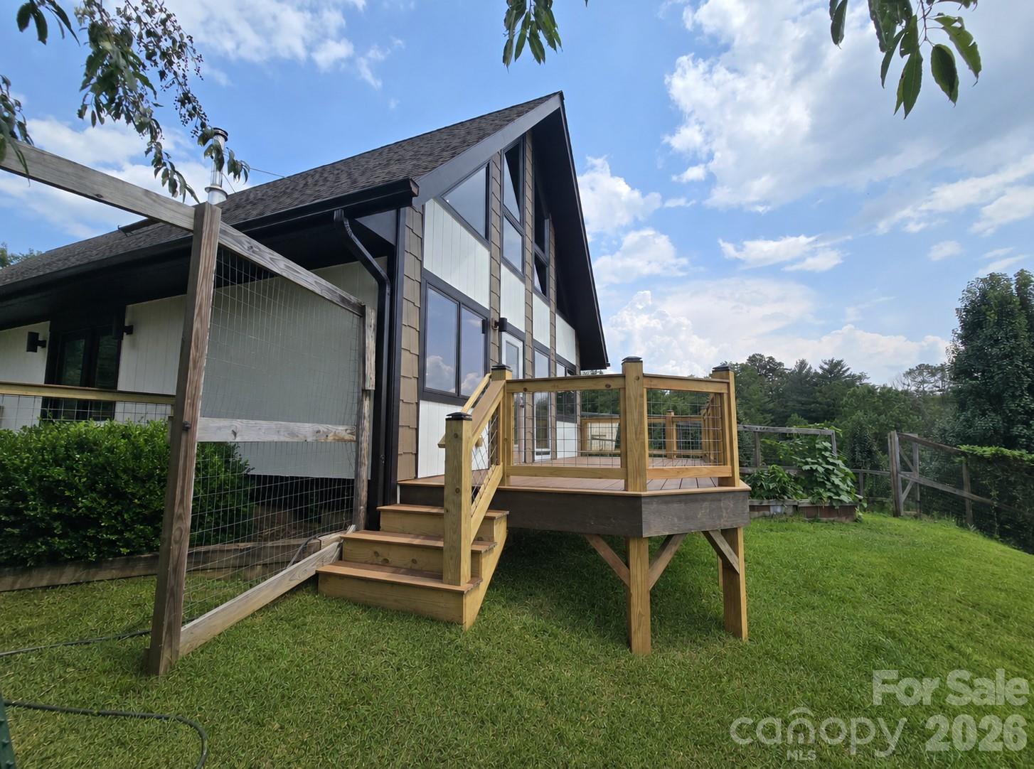 98 Tom Arthur Lane — photo