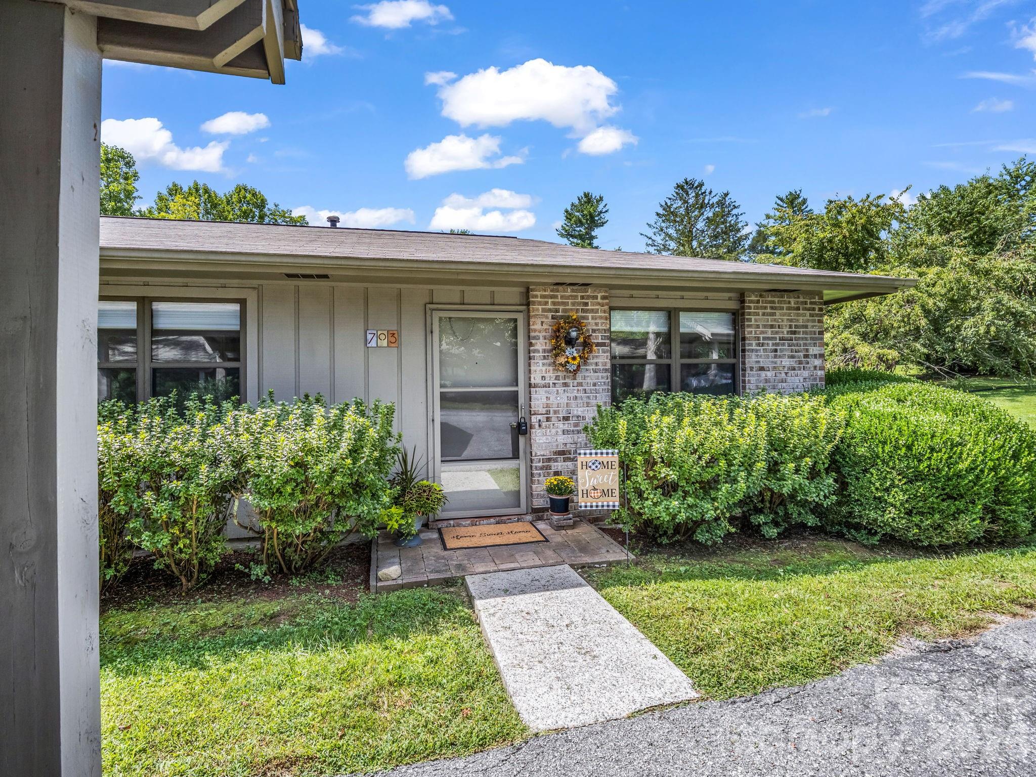 703 Farmington Circle — photo