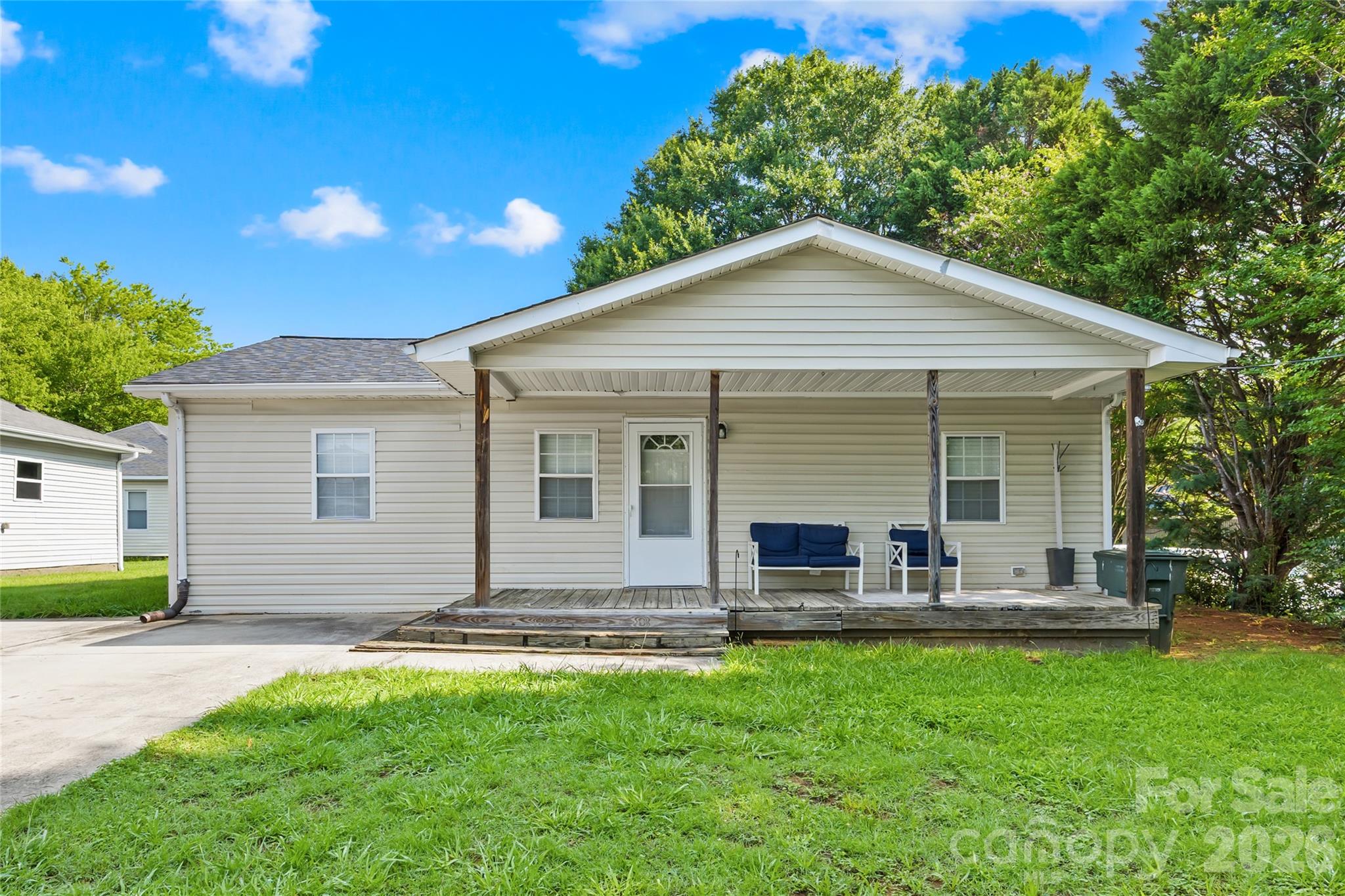 2104 Court Drive — photo