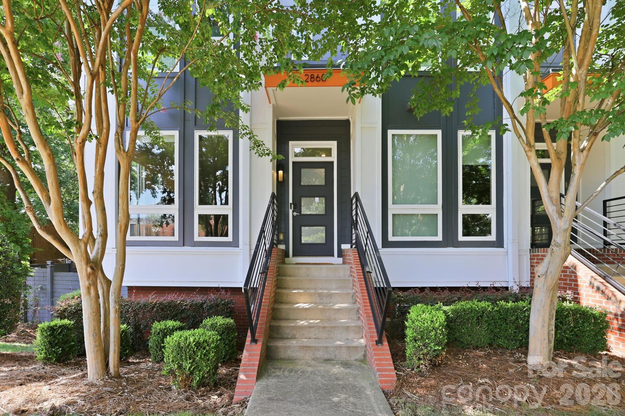 2860 Youngblood Street — photo