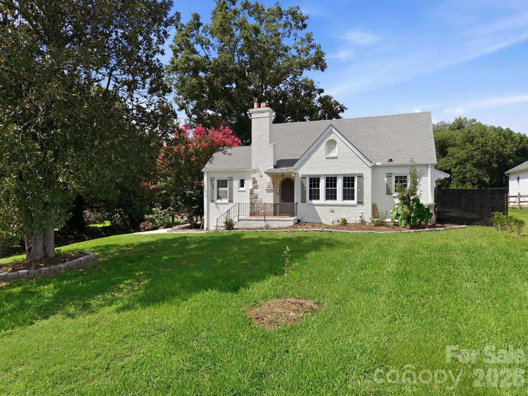 1522 Mooresville Road — photo