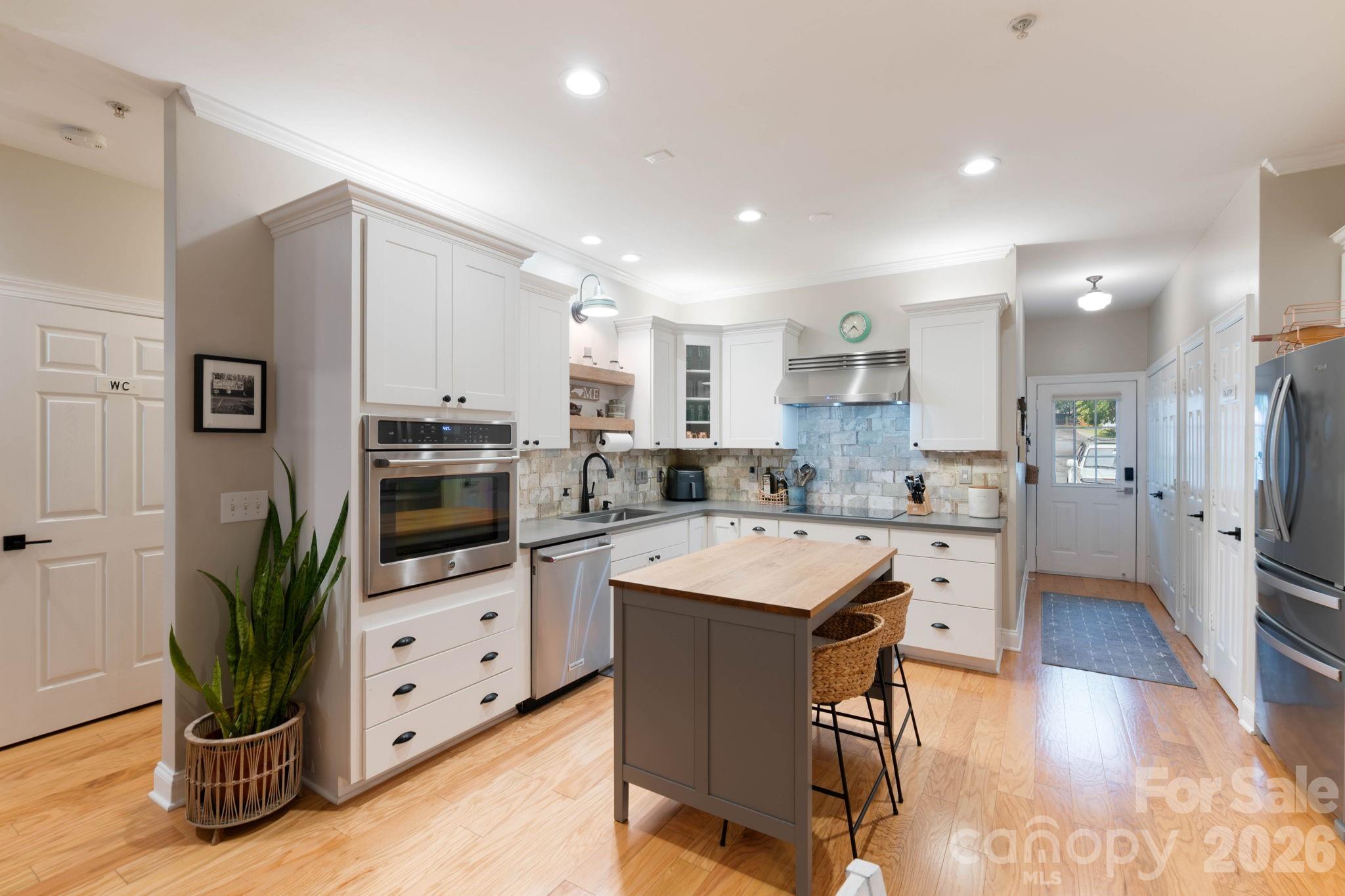 21622 Aftonshire Drive — photo