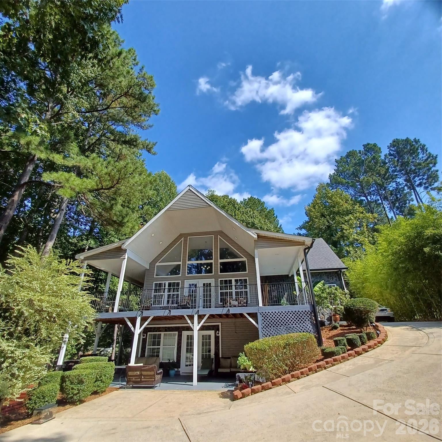 3645 Lake Bluff Drive — photo