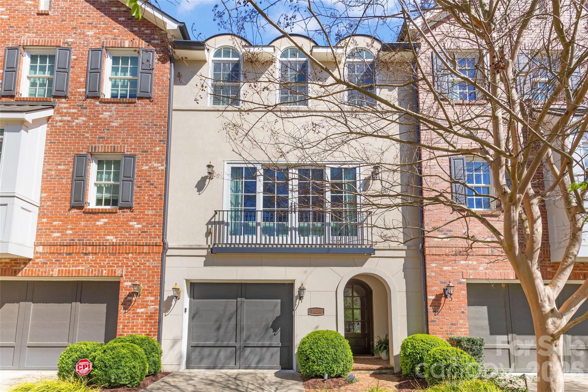 1624 Lombardy Circle — photo