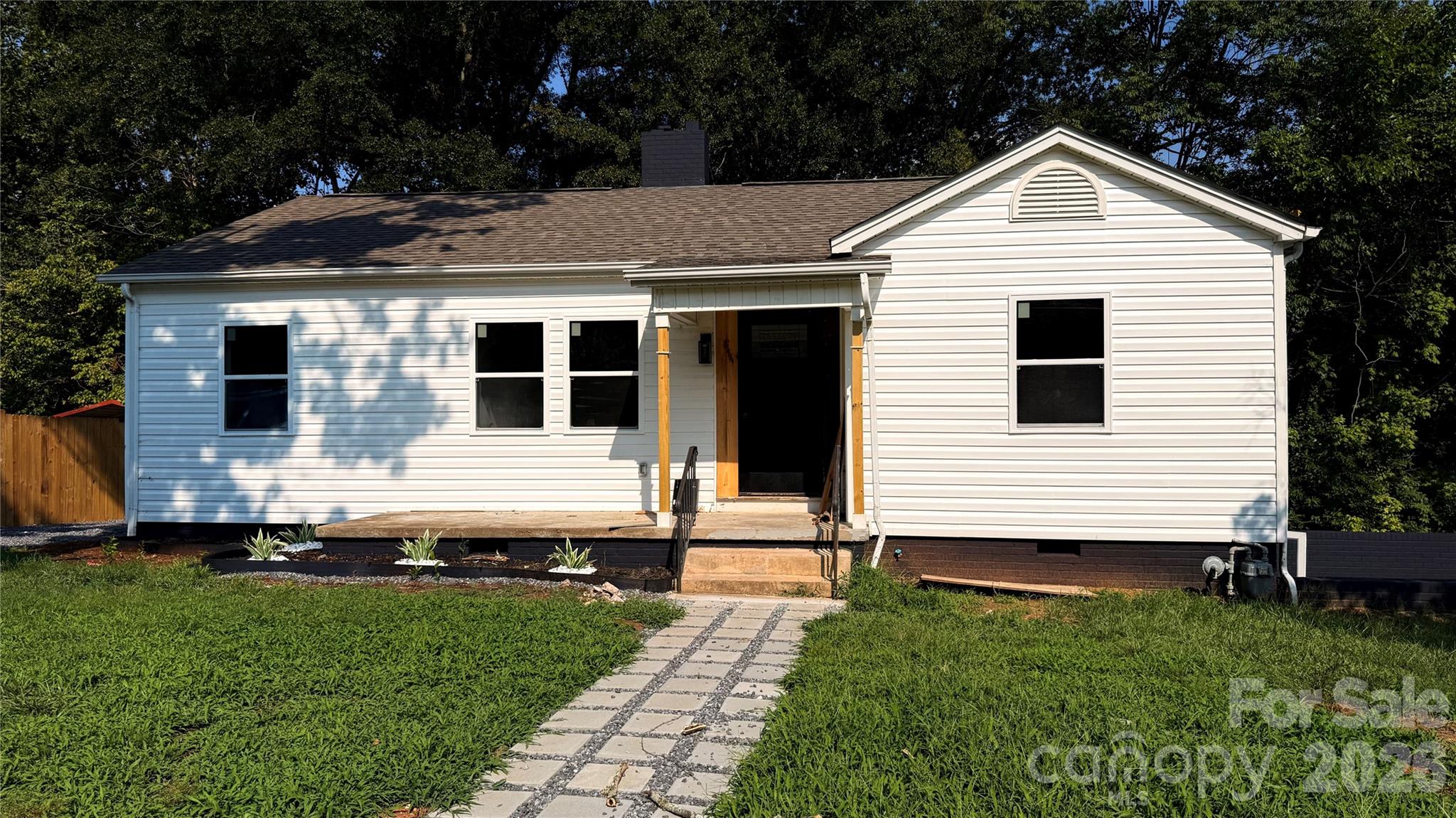 521 Gold Street — photo