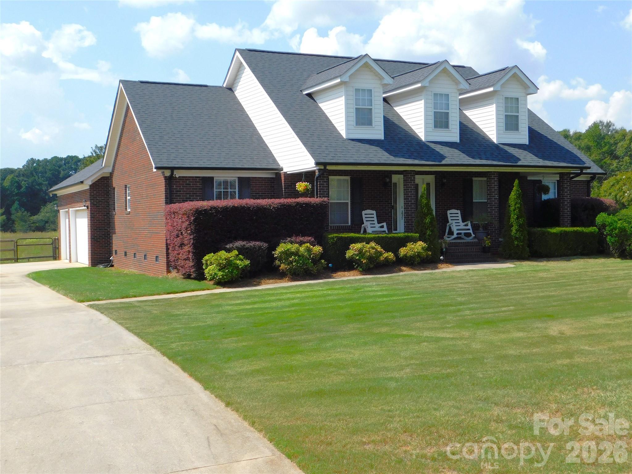 2502 Burton Estates Lane — photo