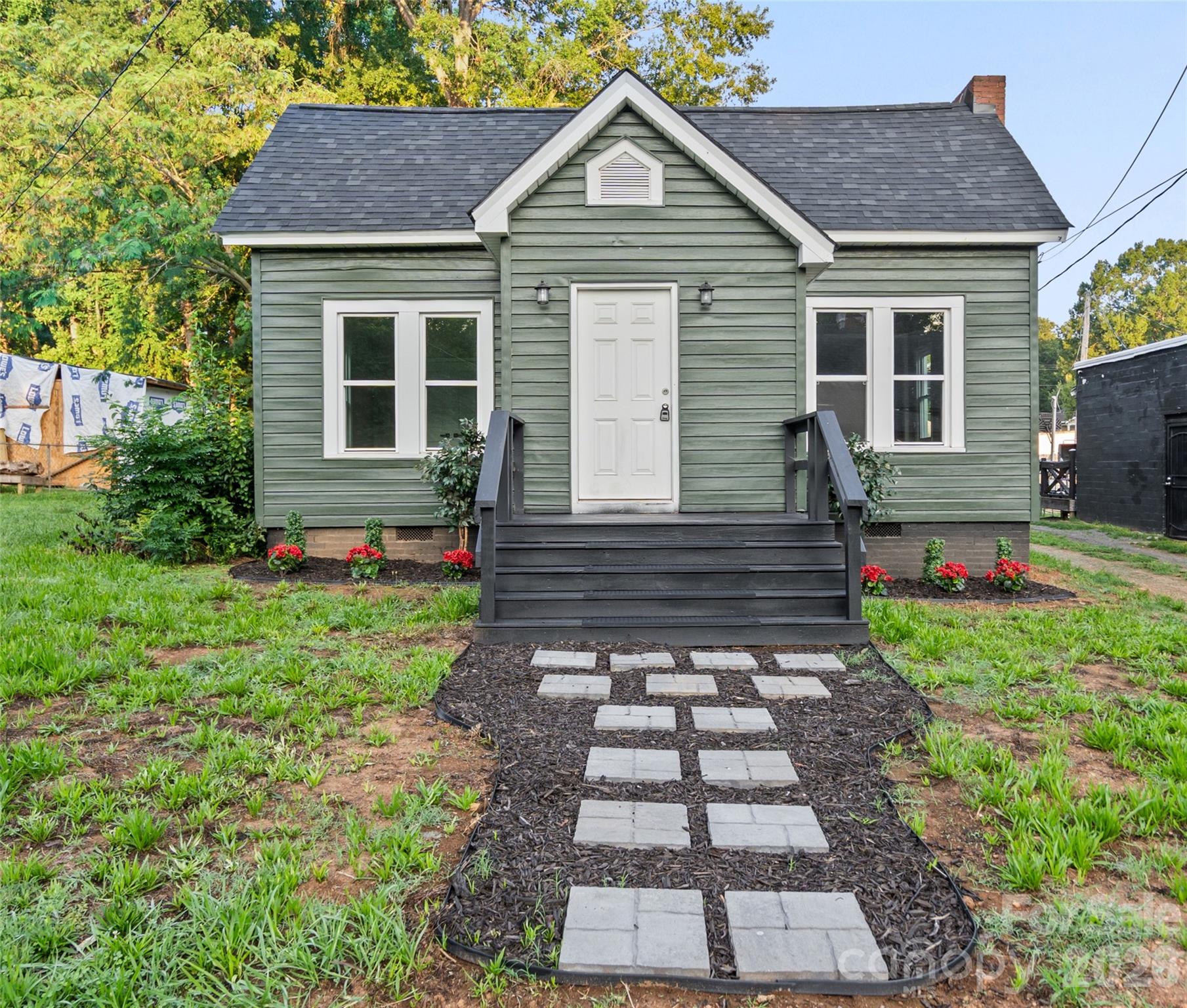 633 Austin Street — photo