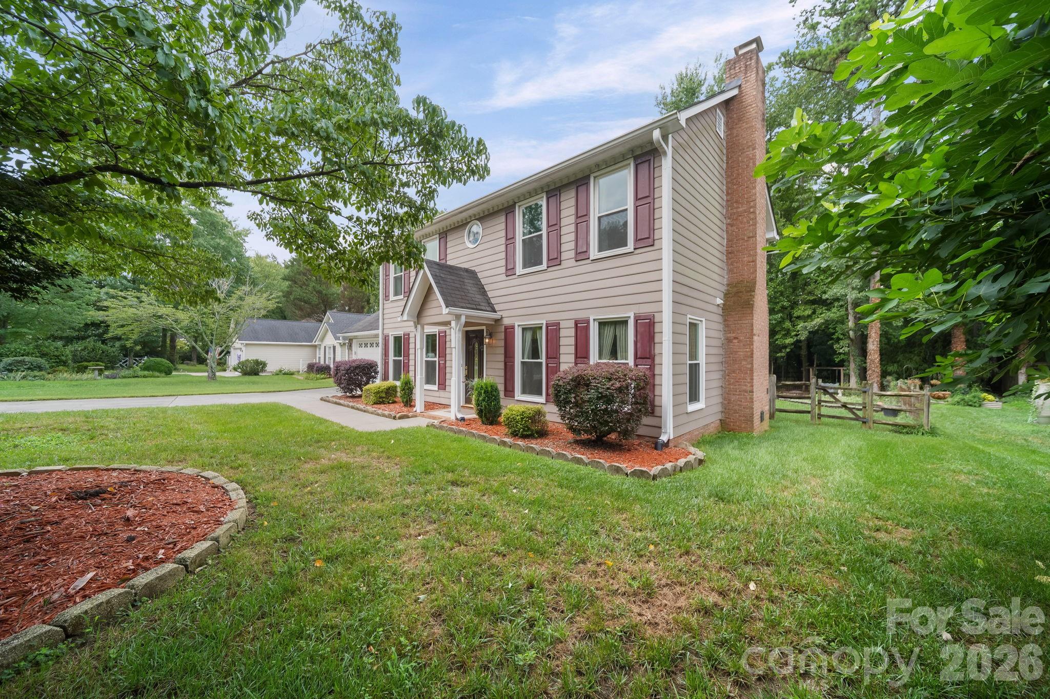 2527 Heathershire Lane — photo
