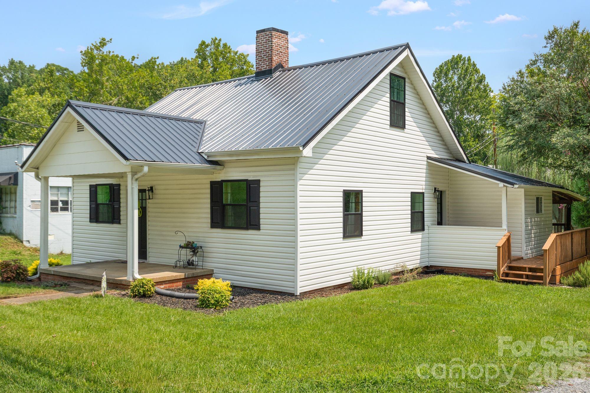 636 N Trade Street — photo