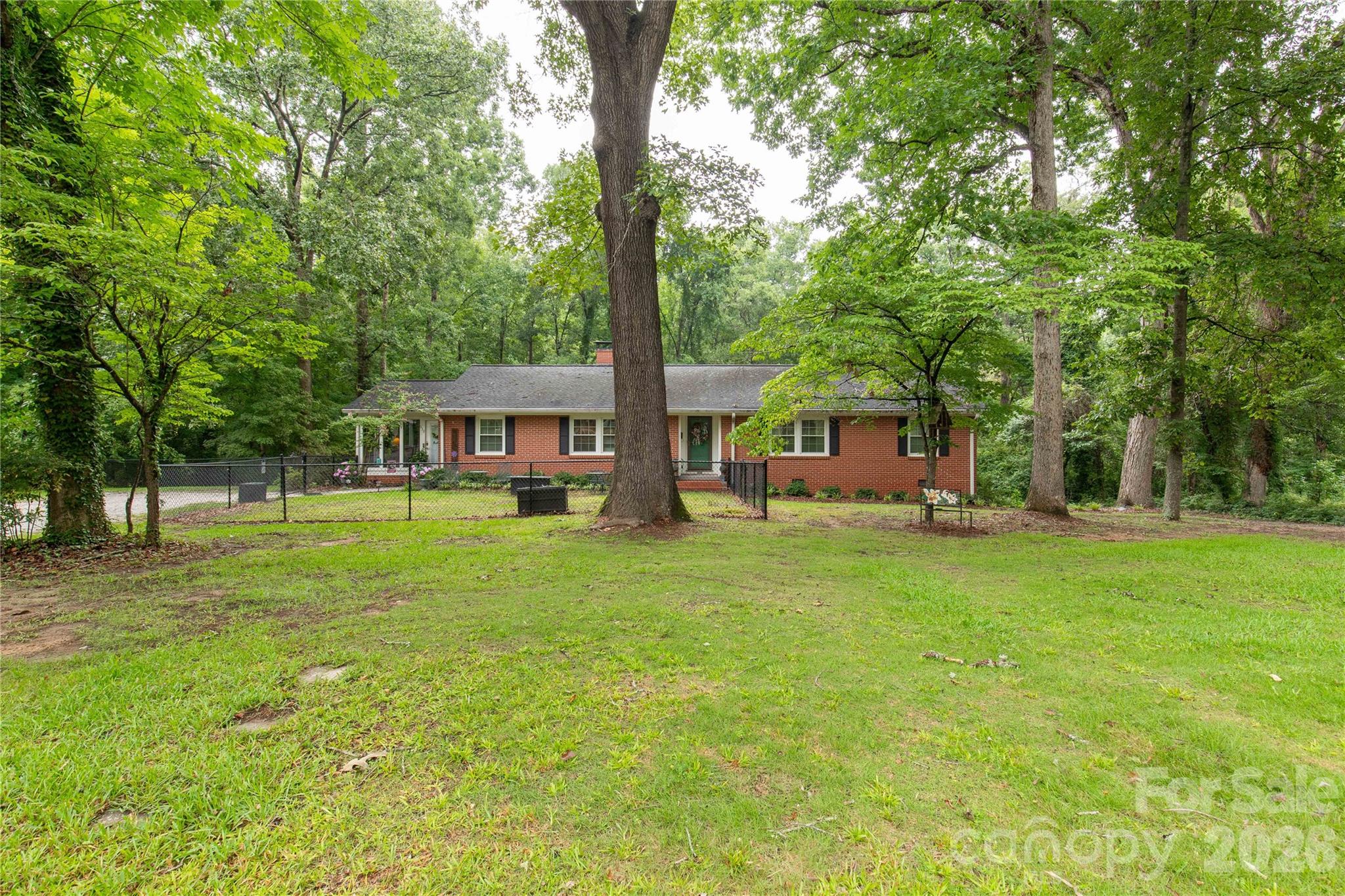 938 Forest Drive — photo