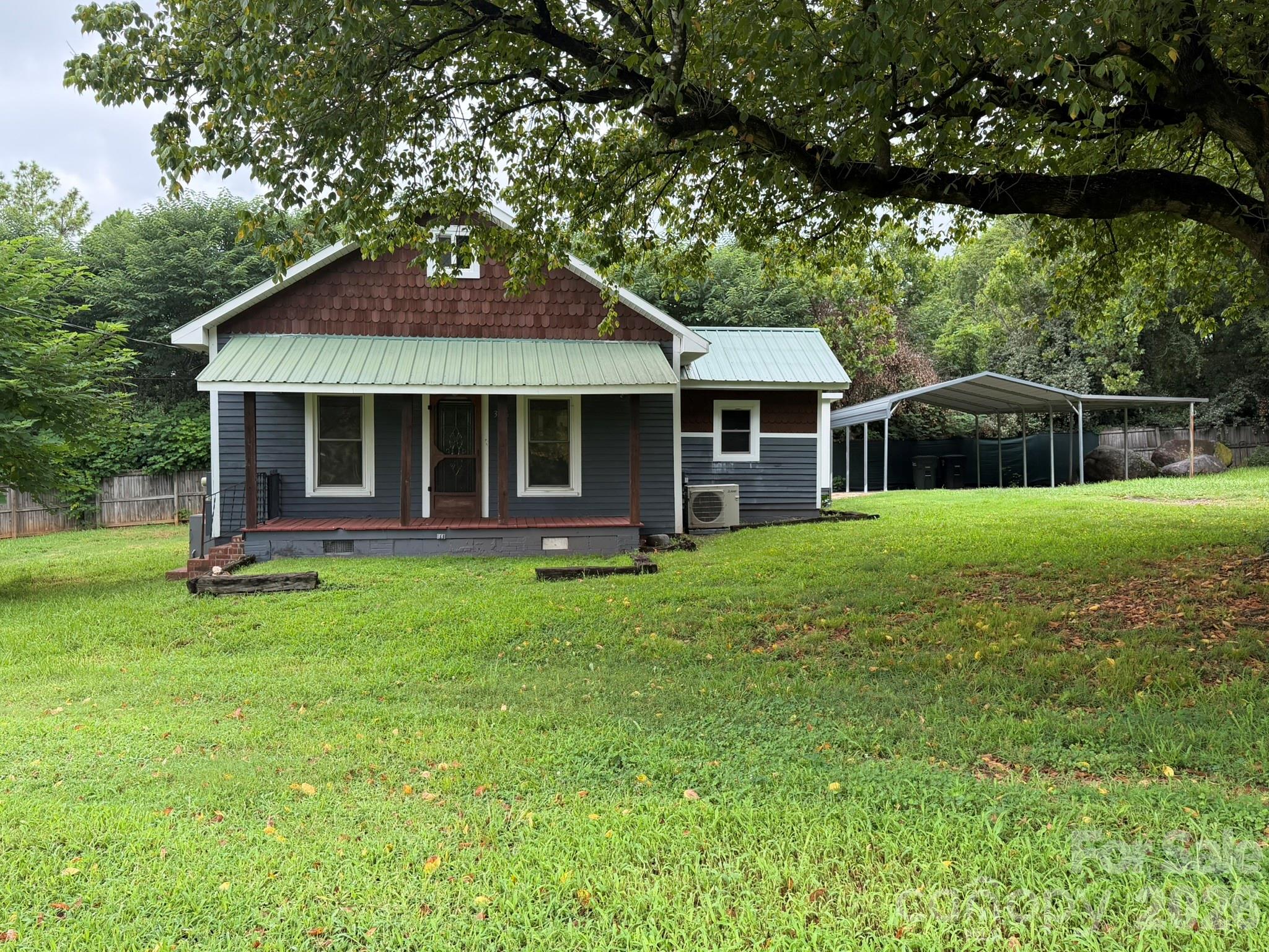 3466 Roberta Road — photo