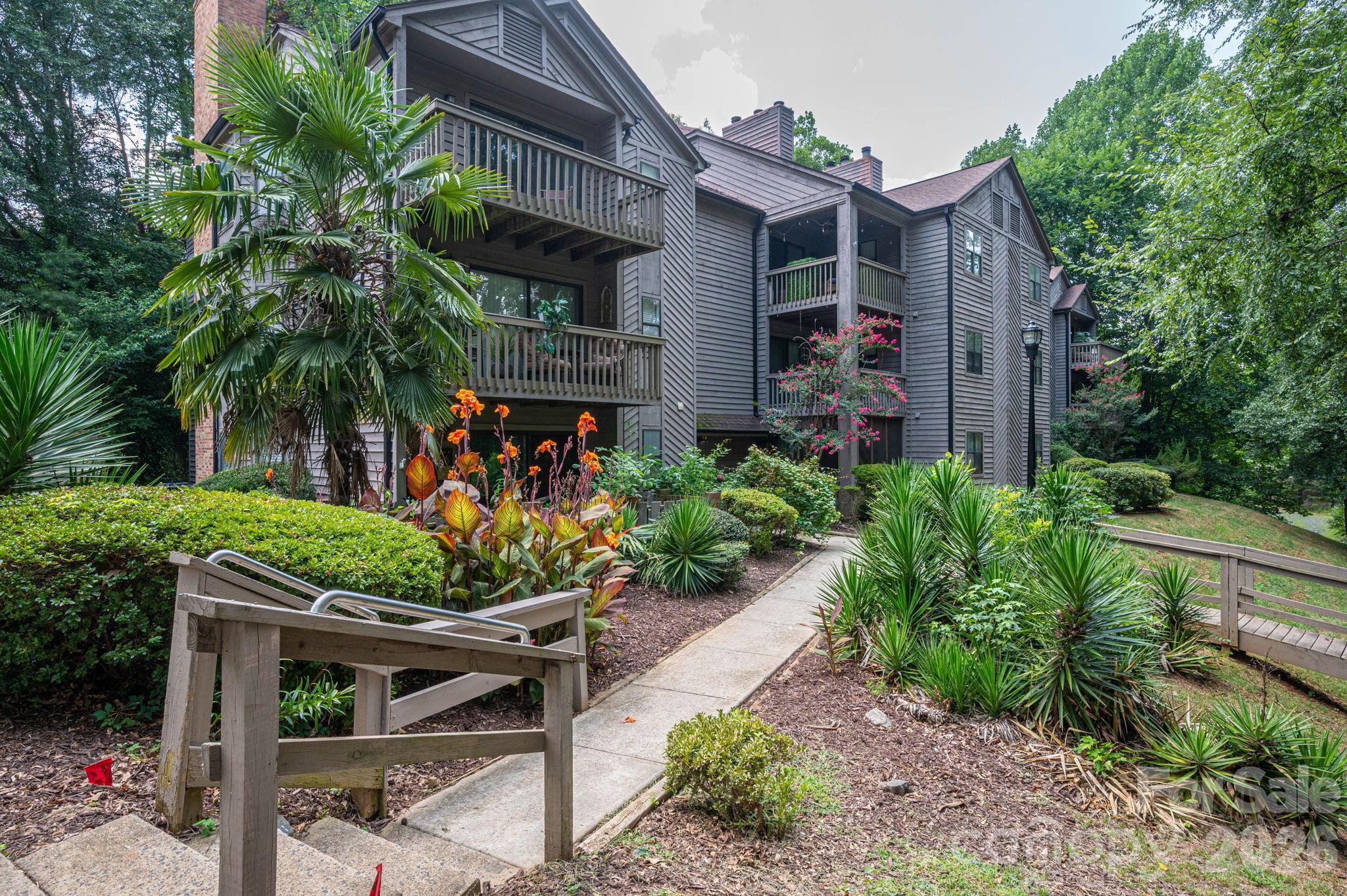 4130 Charlotte Highway B — photo