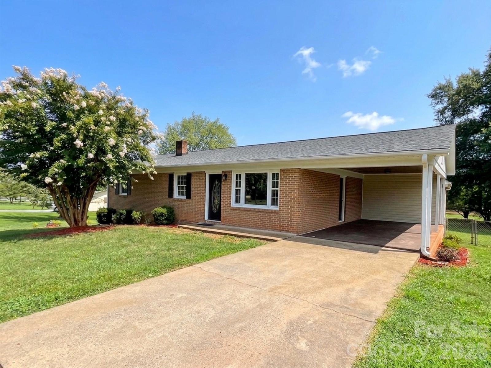 104 Dyer Drive — photo