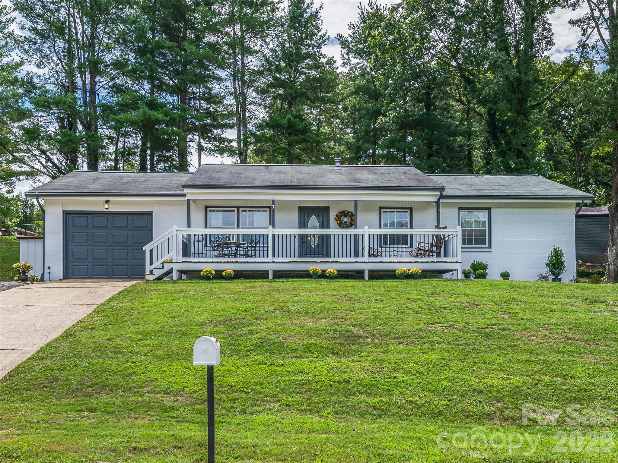 7 Southwicke Drive — photo