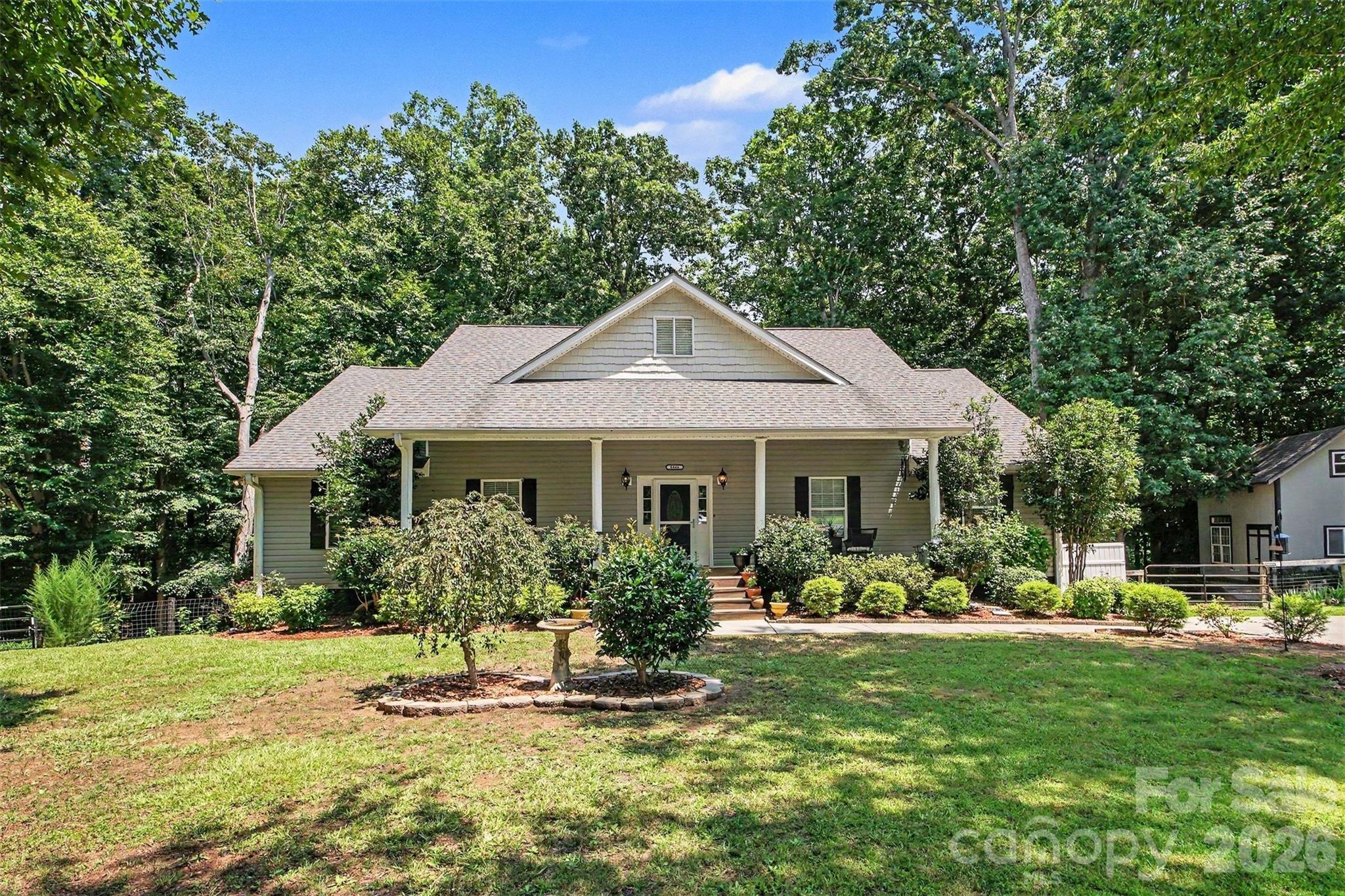 8446 Aqua Lane — photo