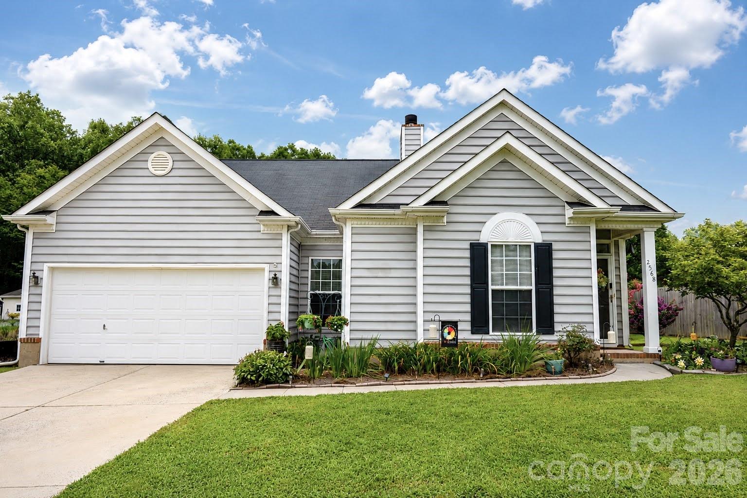 2568 Governors Pointe Court NE — photo