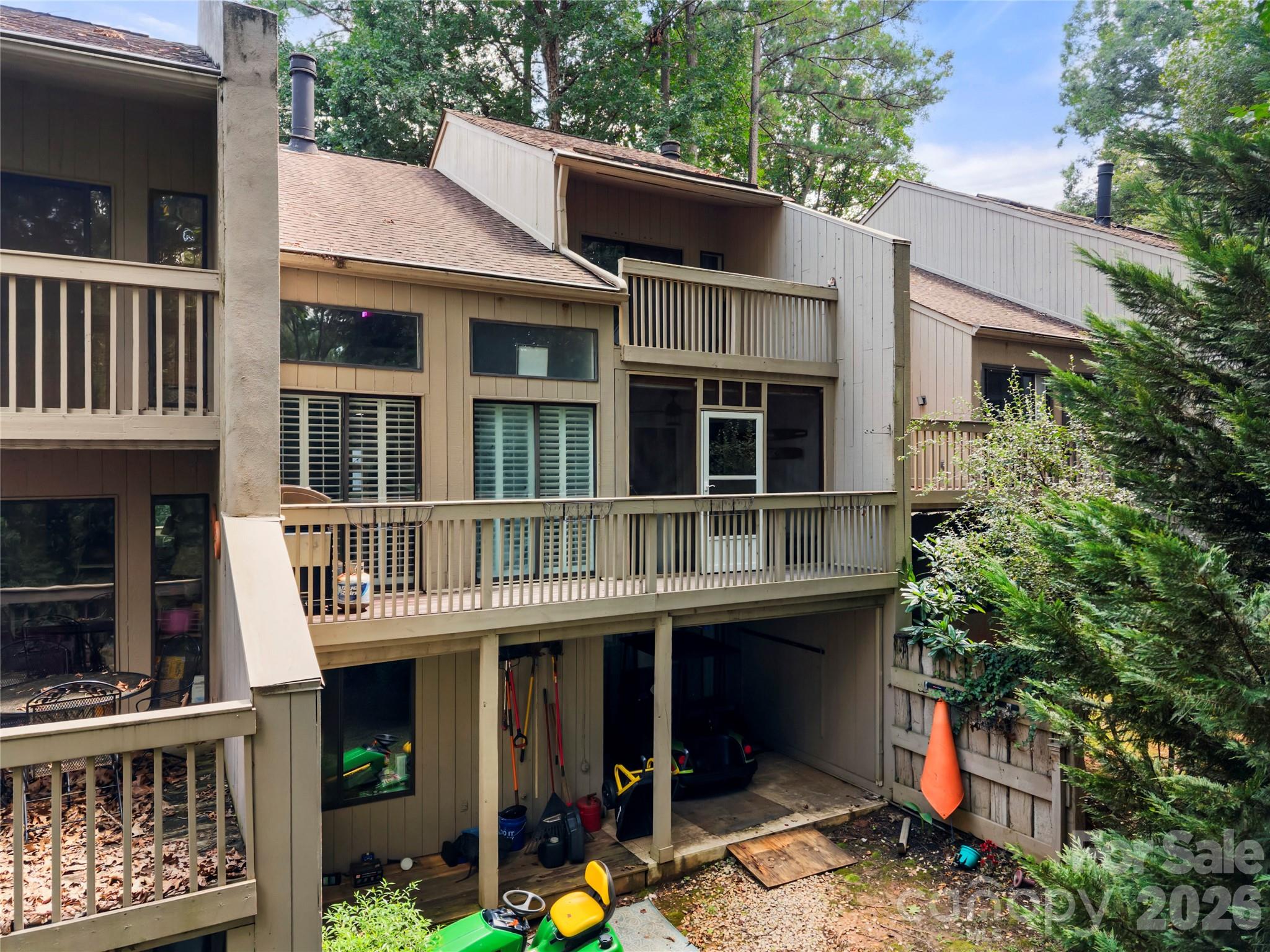 222 Riverview Terrace — photo