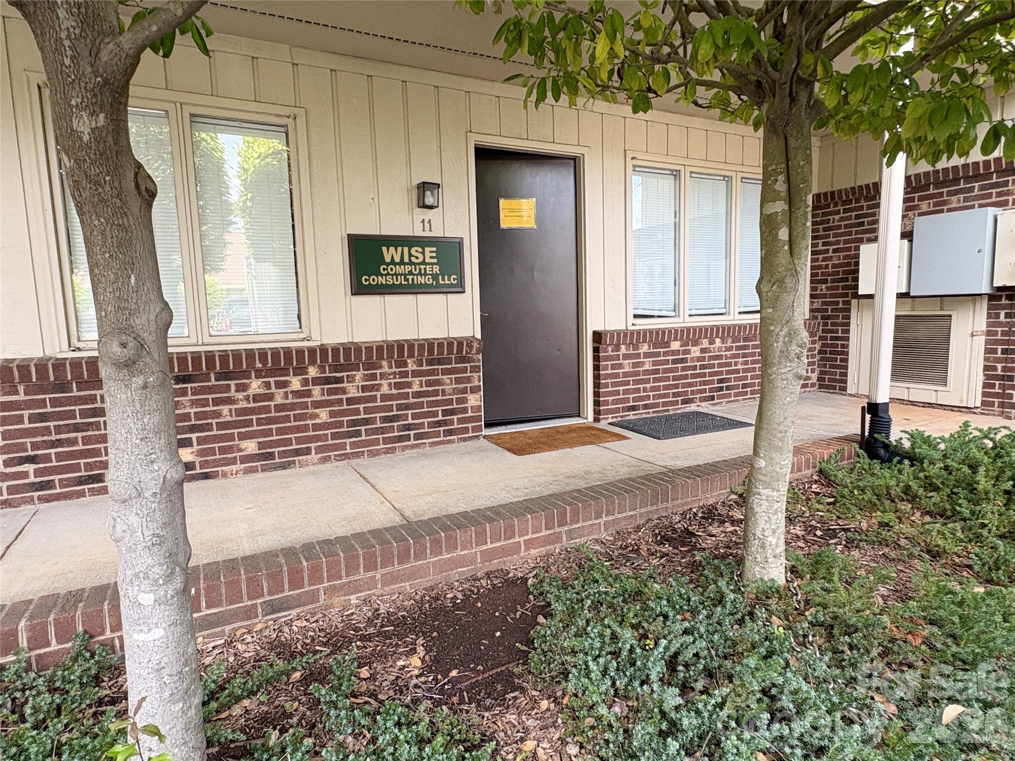 4371 Charlotte Highway — photo