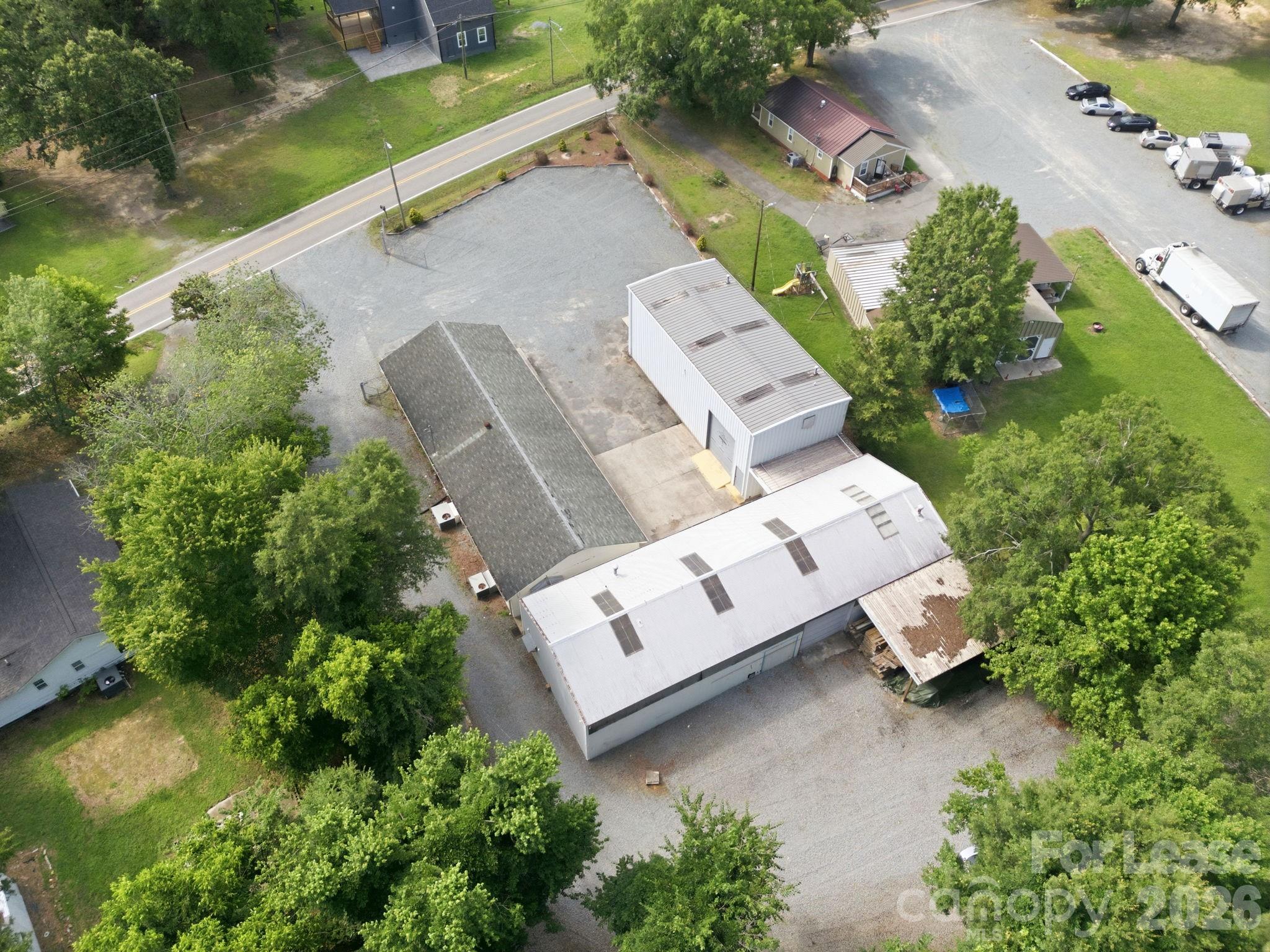 1819 John Moore Road — photo