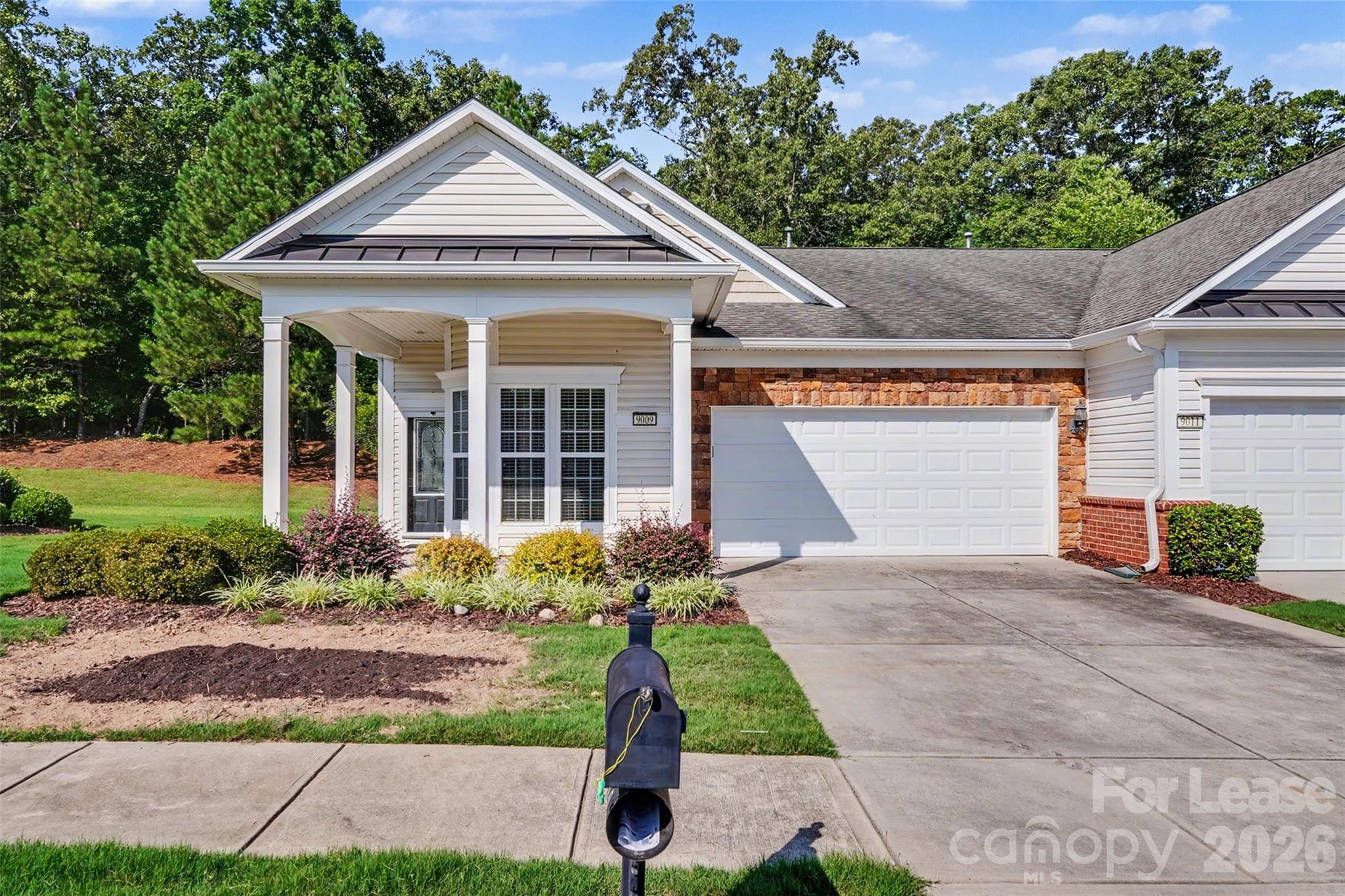 9009 Smokey Hill Lane — photo