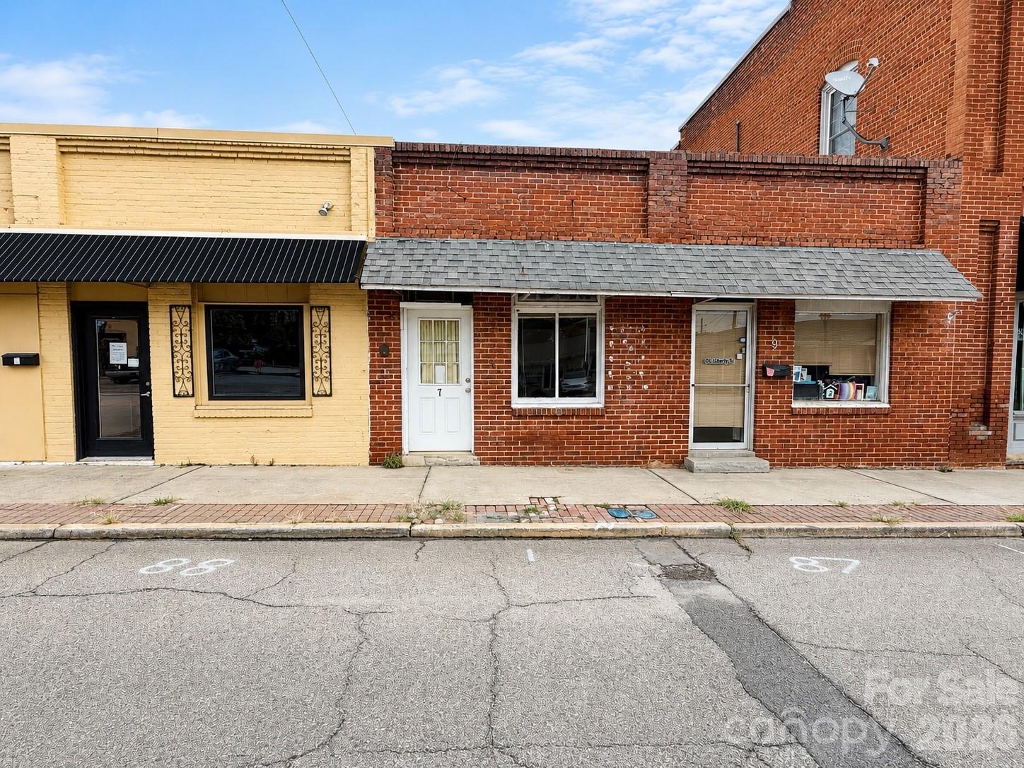 7 E Liberty Street — photo