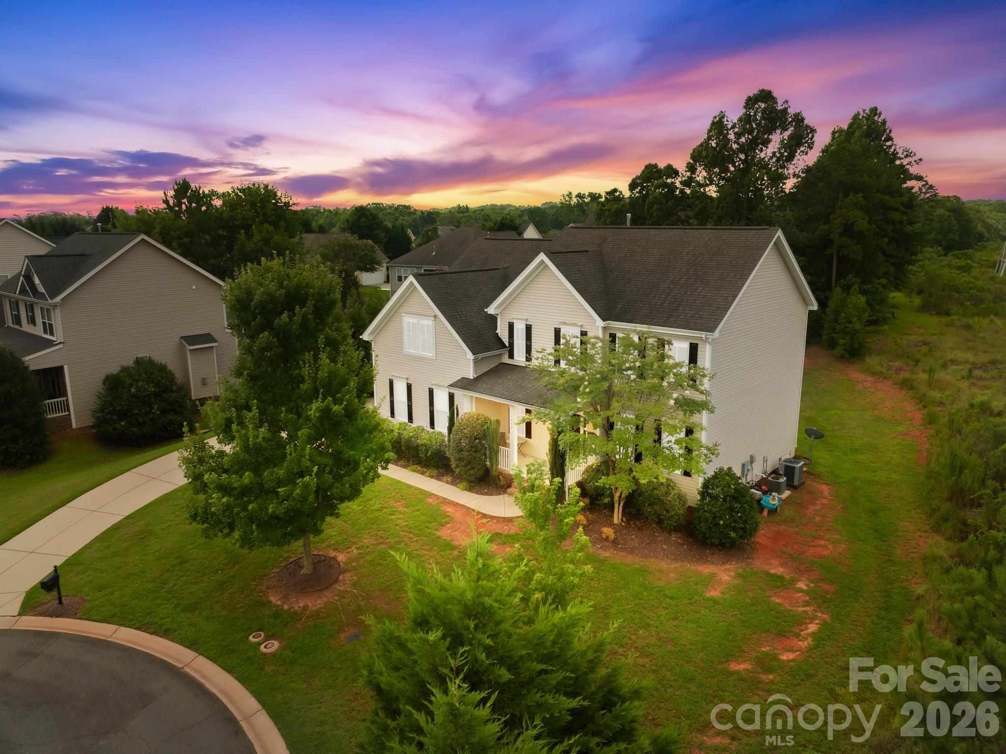 1004 Hawker Road — photo