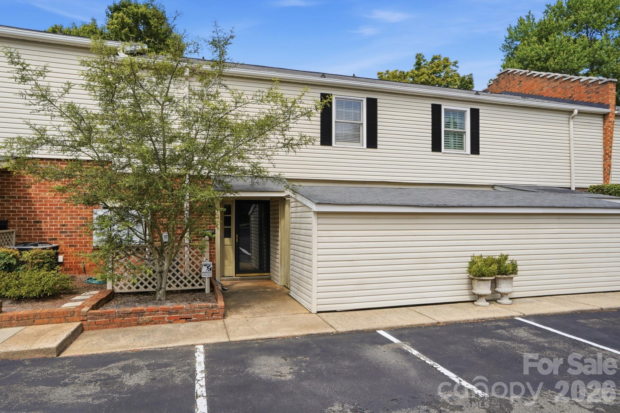 5901 Quail Hollow Road B — photo
