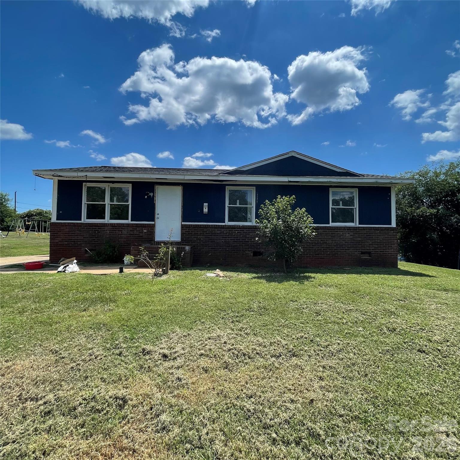 248 Woodside Drive — photo