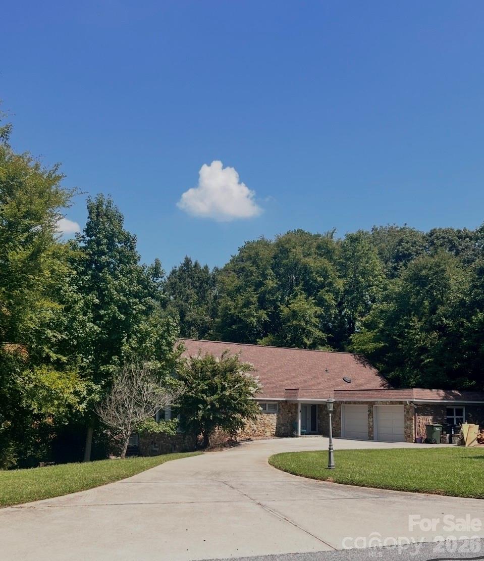 101 Forest Cliff Court NE — photo