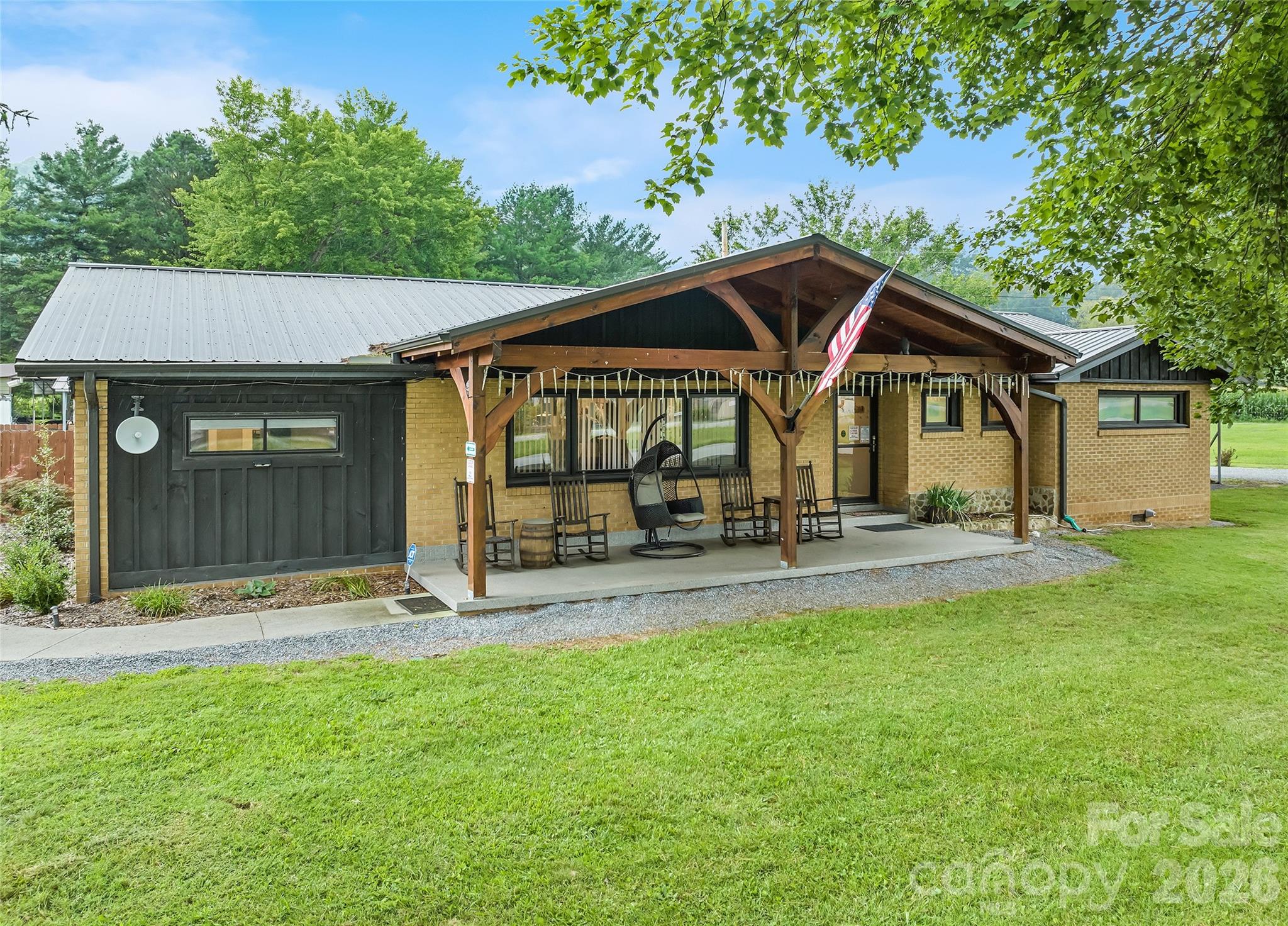 2906 Jonathan Creek Road — photo