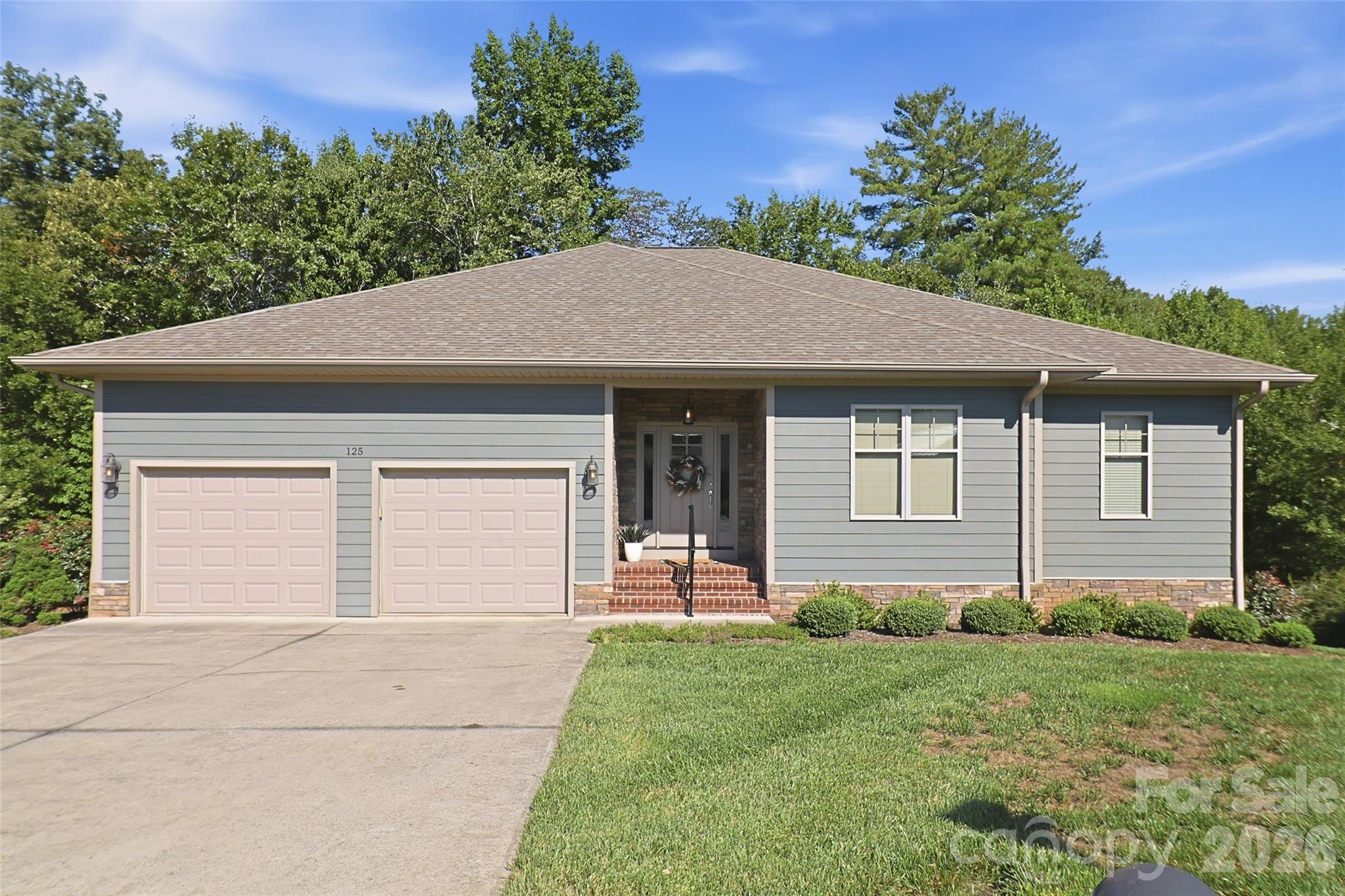 125 Beechmont Drive — photo