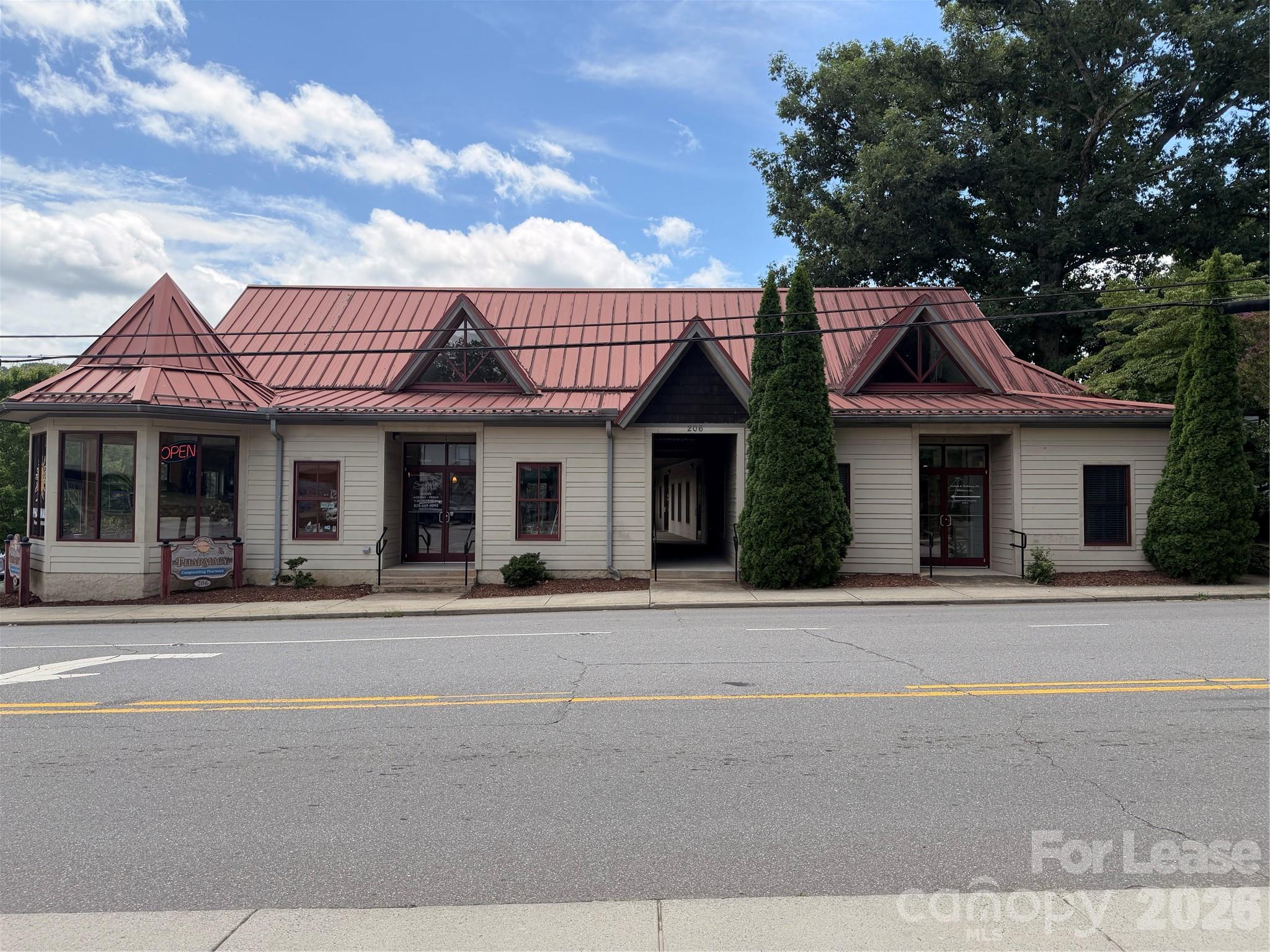 206 E State Street — photo
