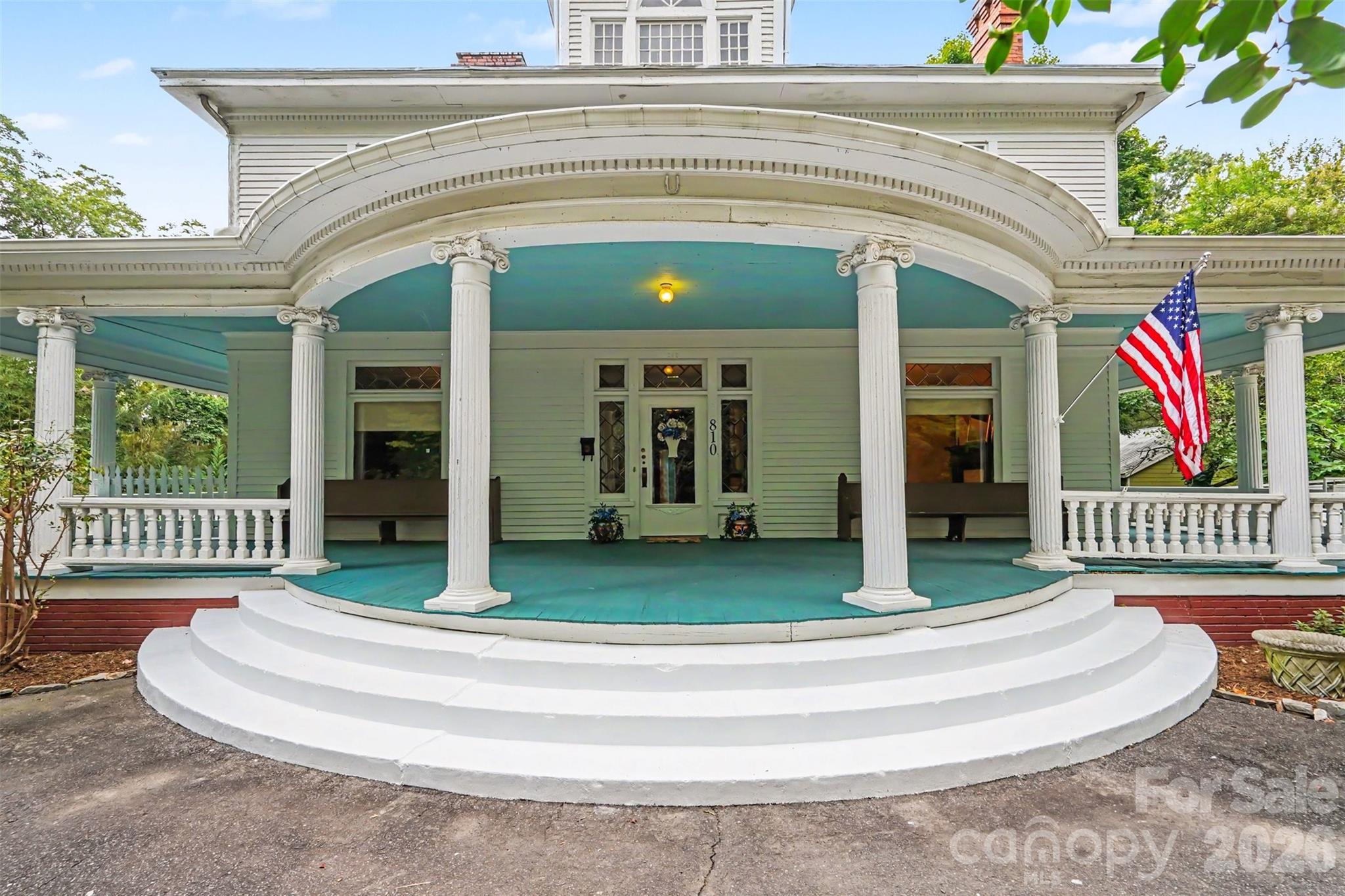 810 E Franklin Street — photo