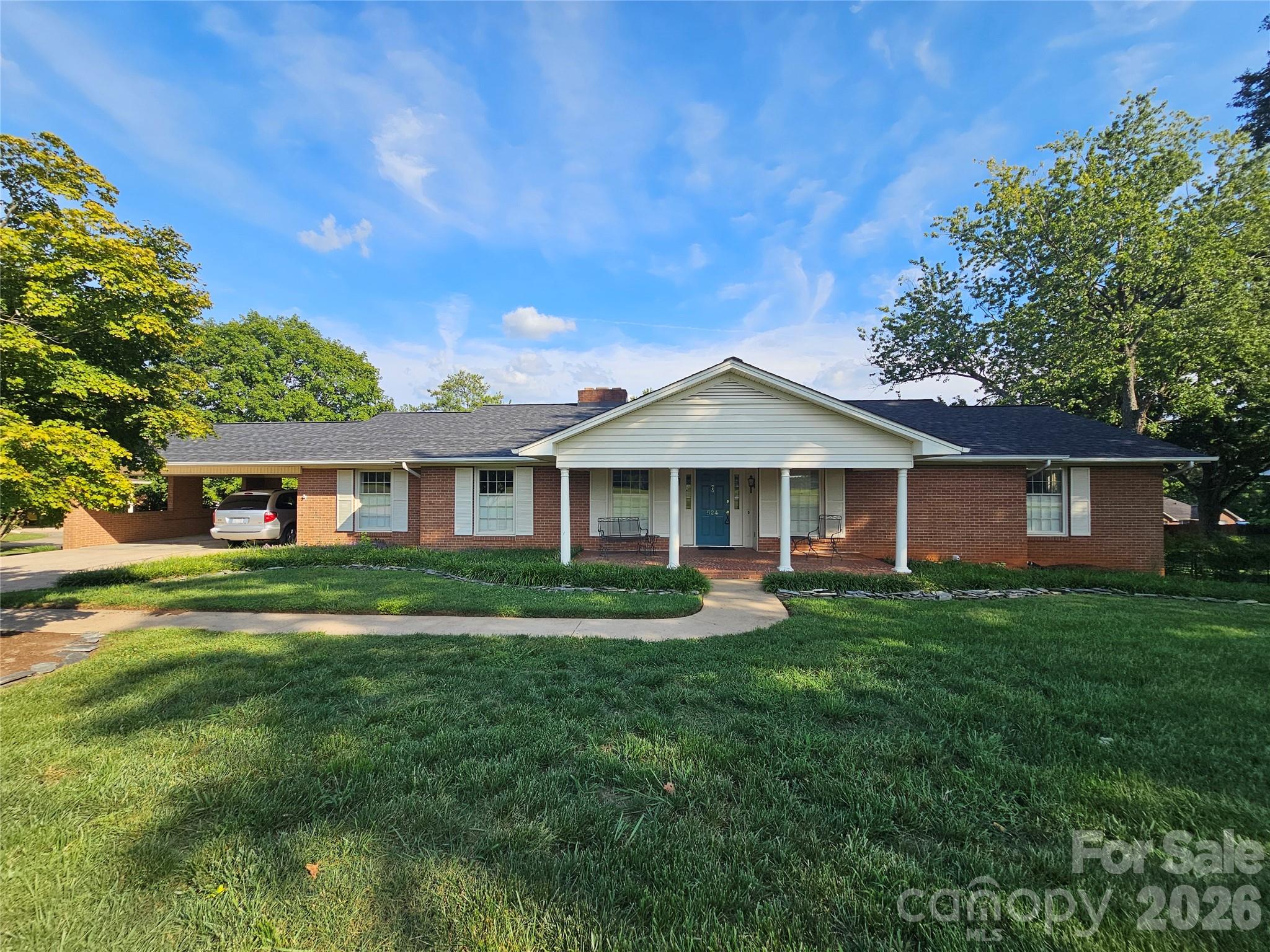 524 Country Club Circle — photo