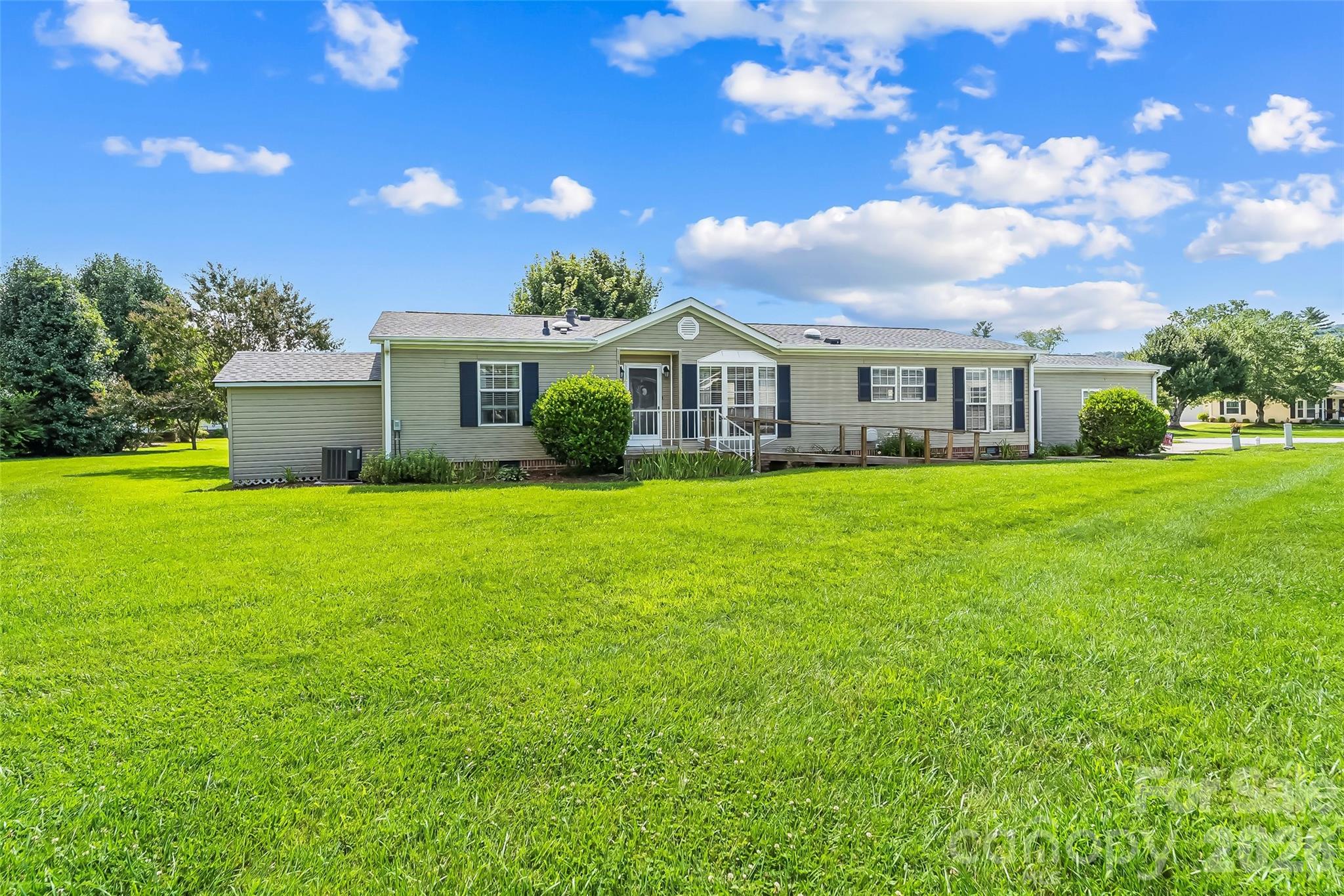 208 Red Birch Court — photo