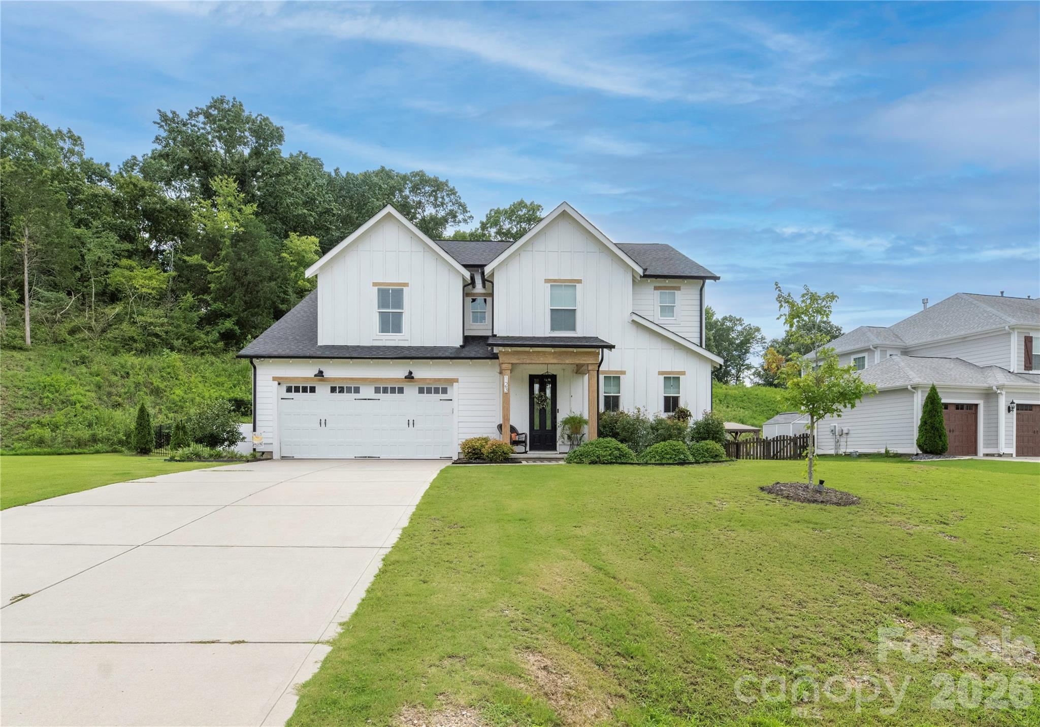 123 Country Lake Drive — photo
