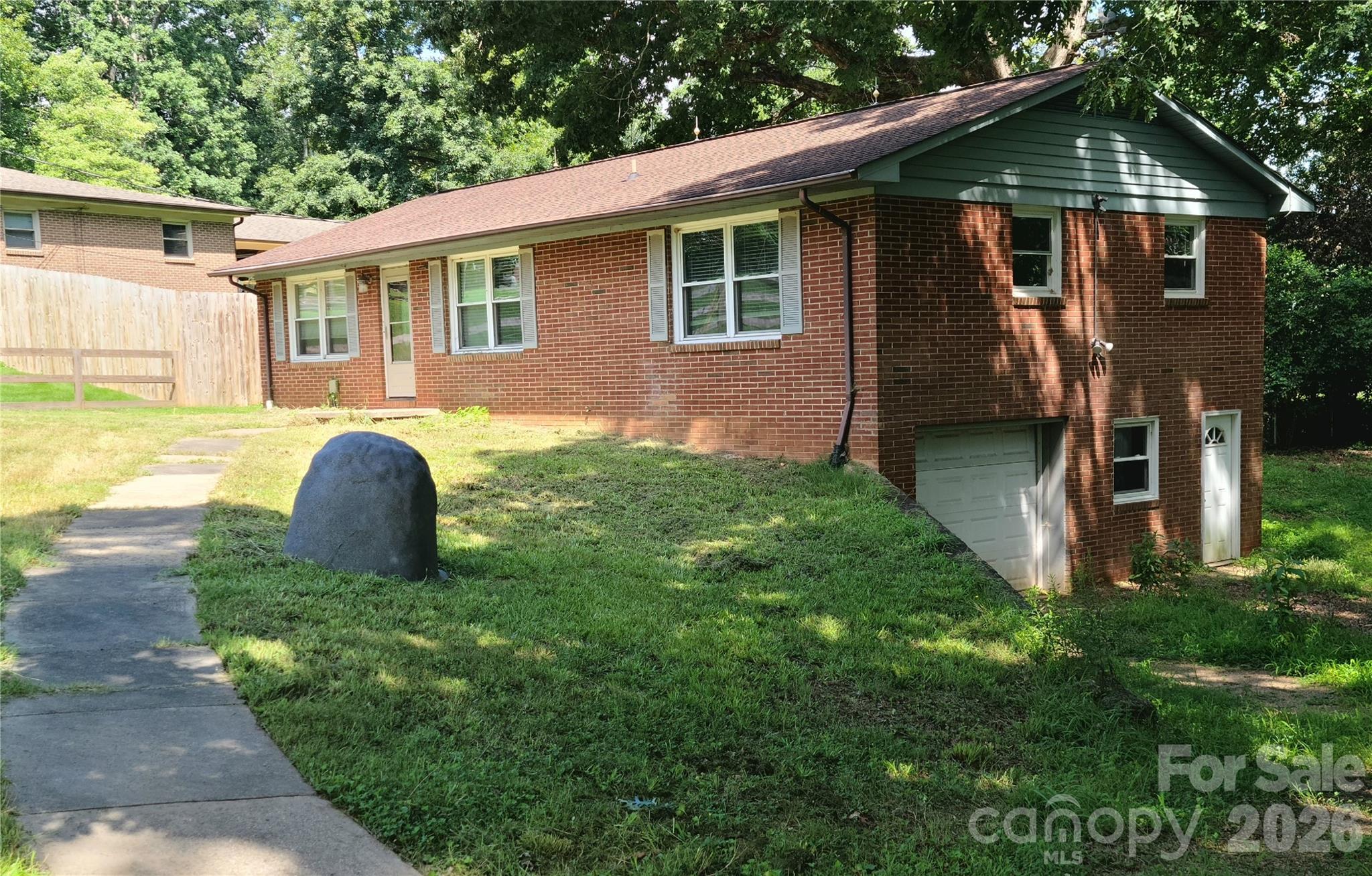 2230 Kenwood Drive — photo