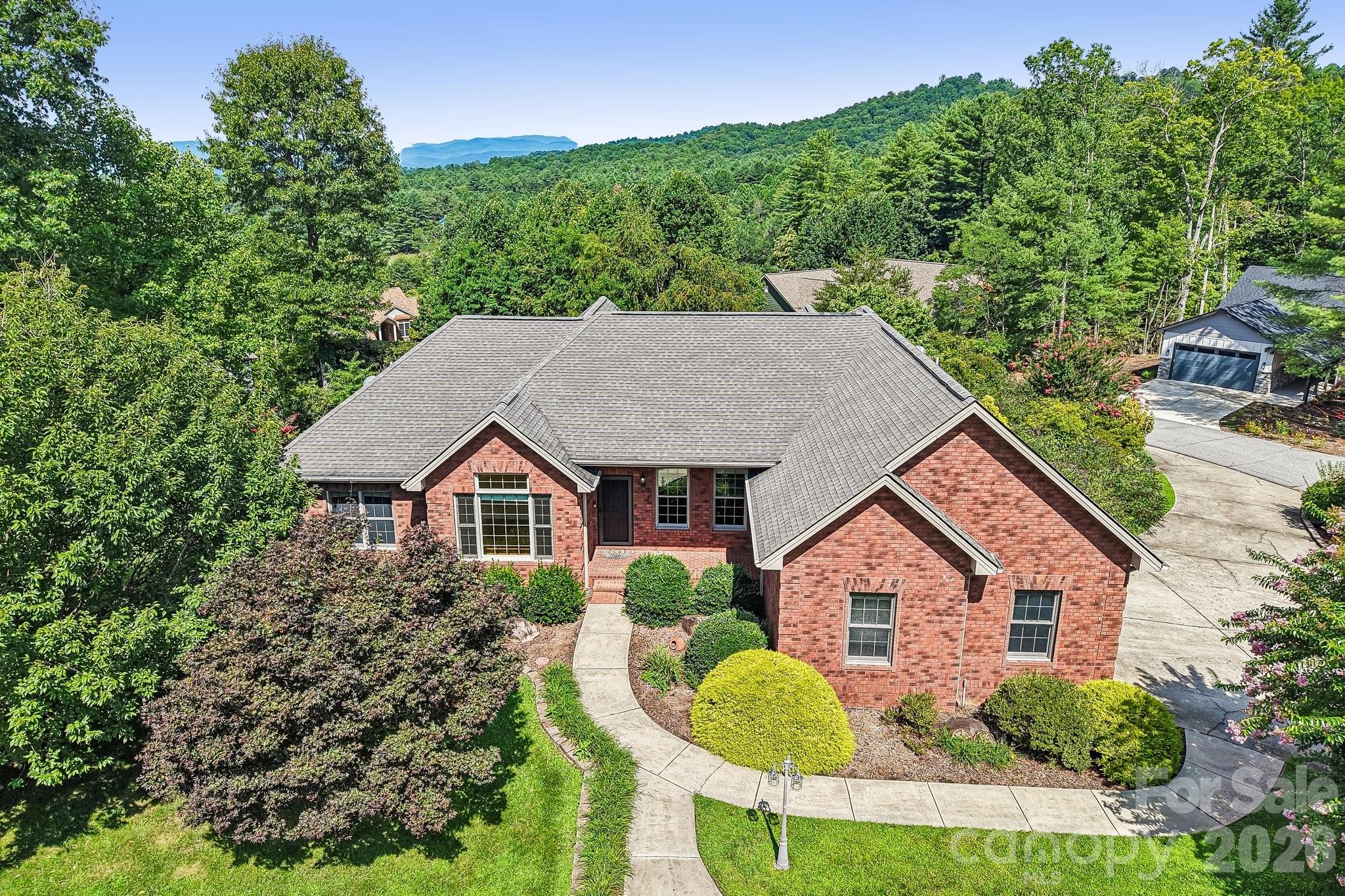 28 Tudor Crescent Court — photo