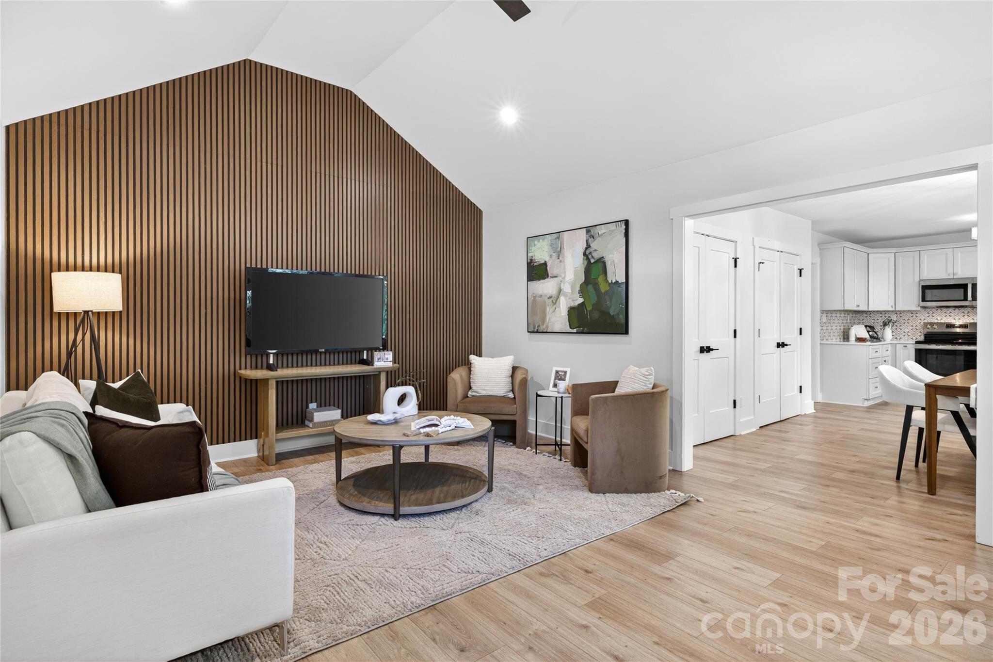 309 W Gold Street — photo