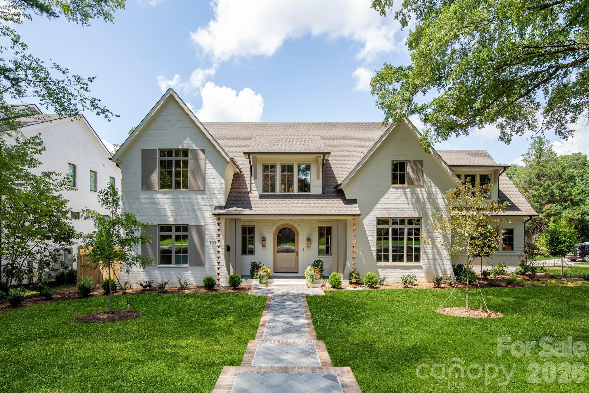 237 N Canterbury Road — photo