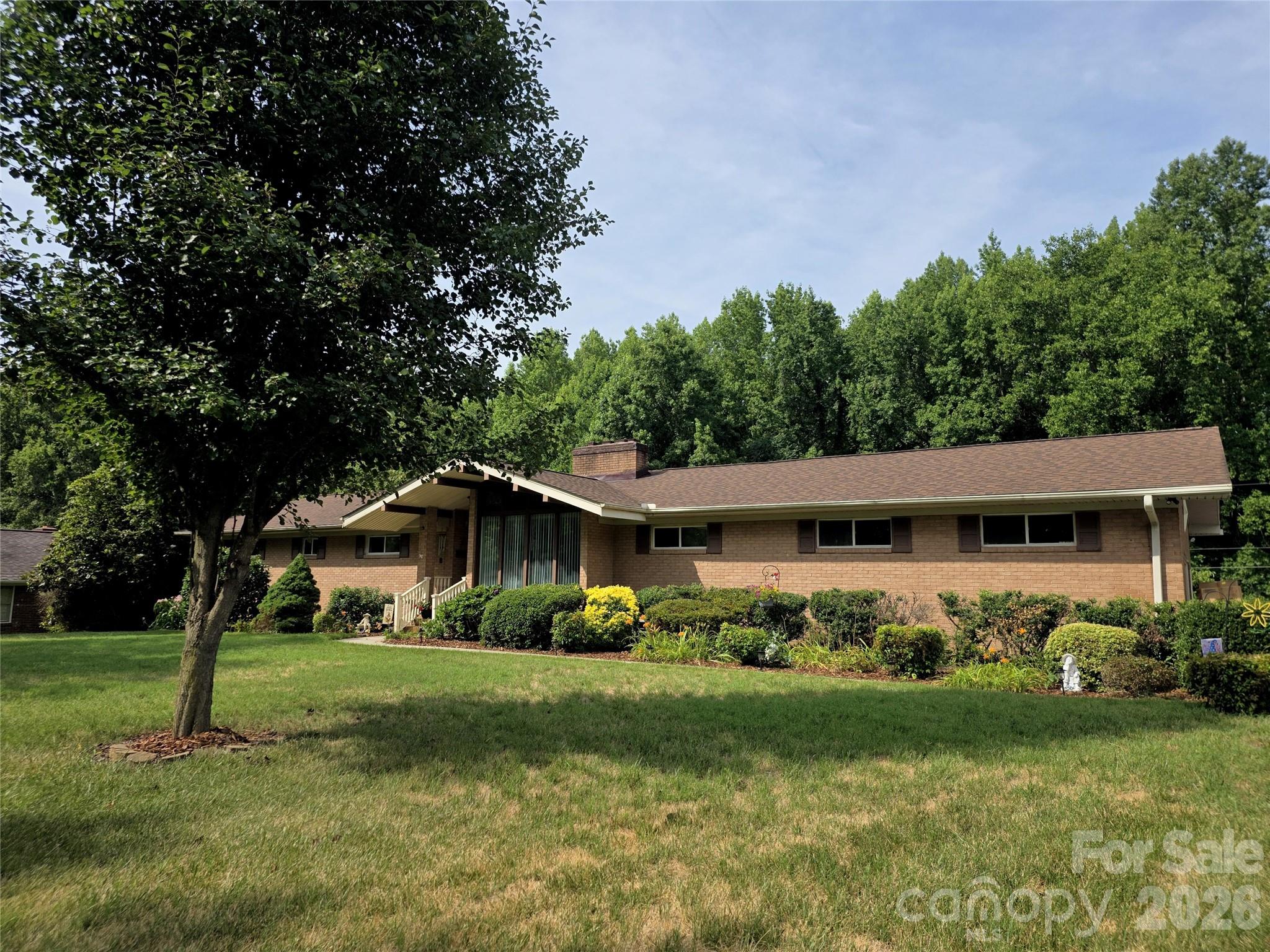 2413 Wedgewood Drive — photo