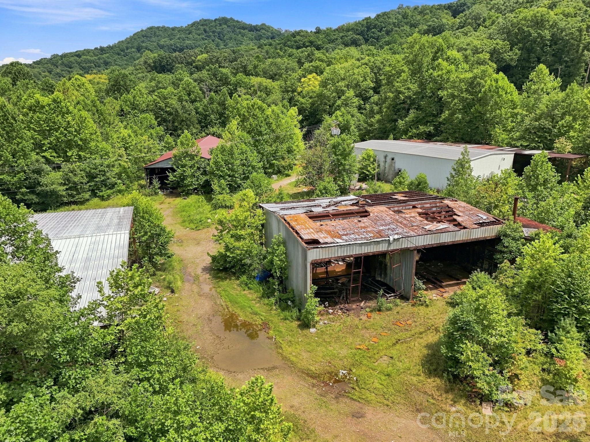 595 Maxwell Home Road — photo