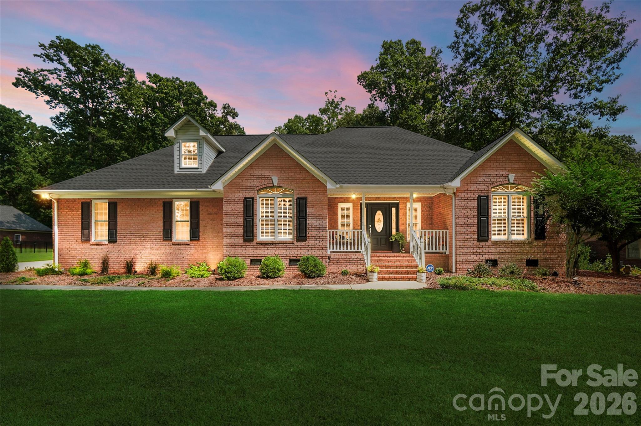 7627 Maple Bluff Lane — photo