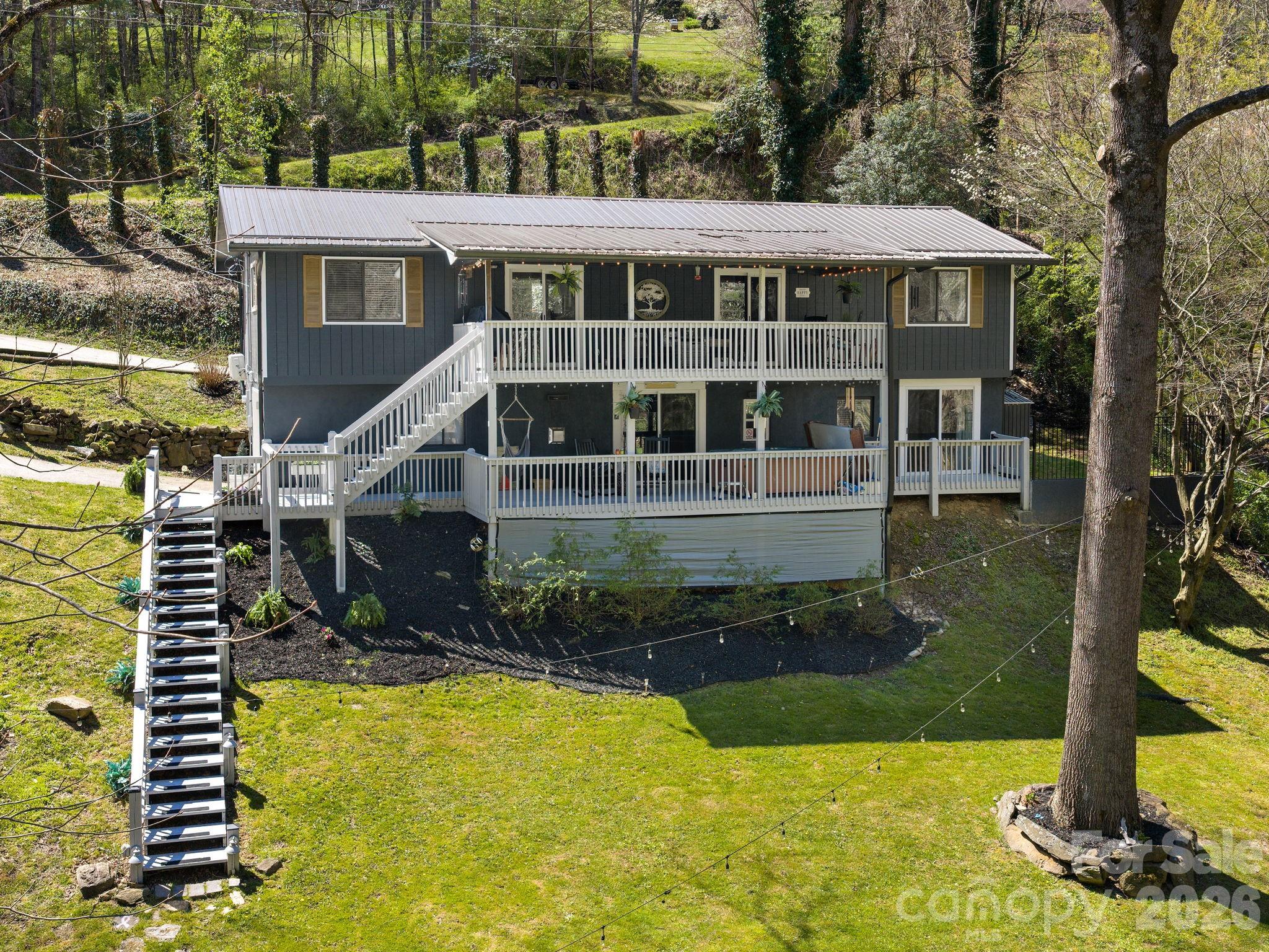 228 White Oak Road — photo