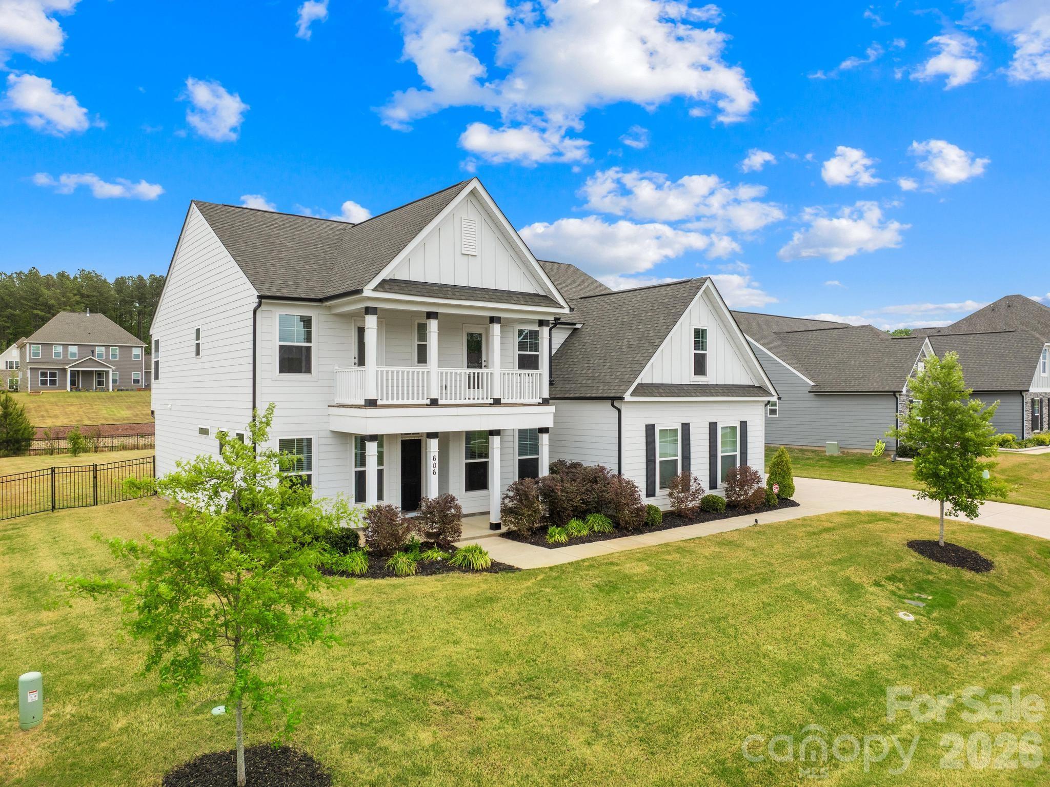 606 Yucatan Drive — photo