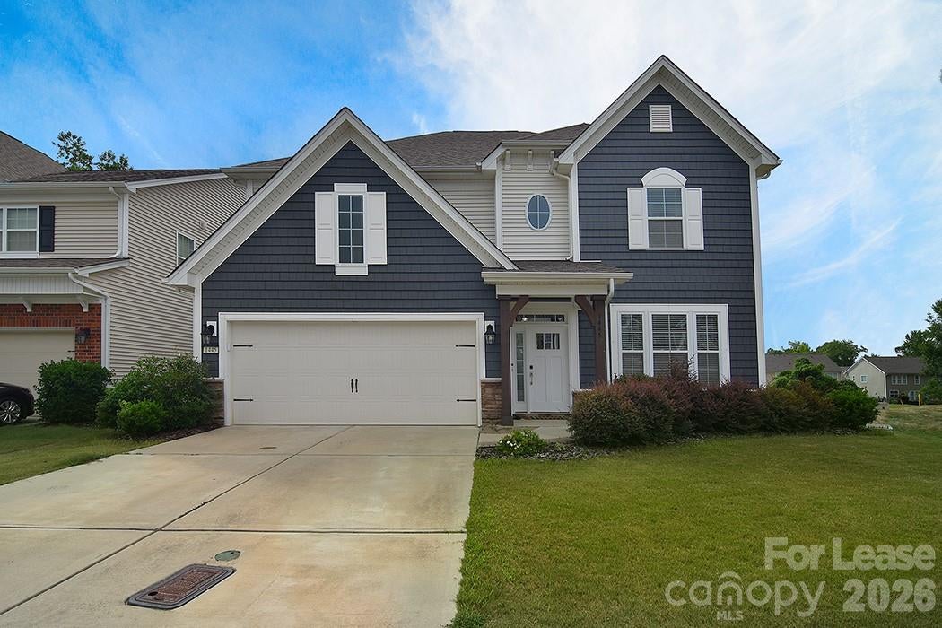 1445 Overlea Place NW — photo